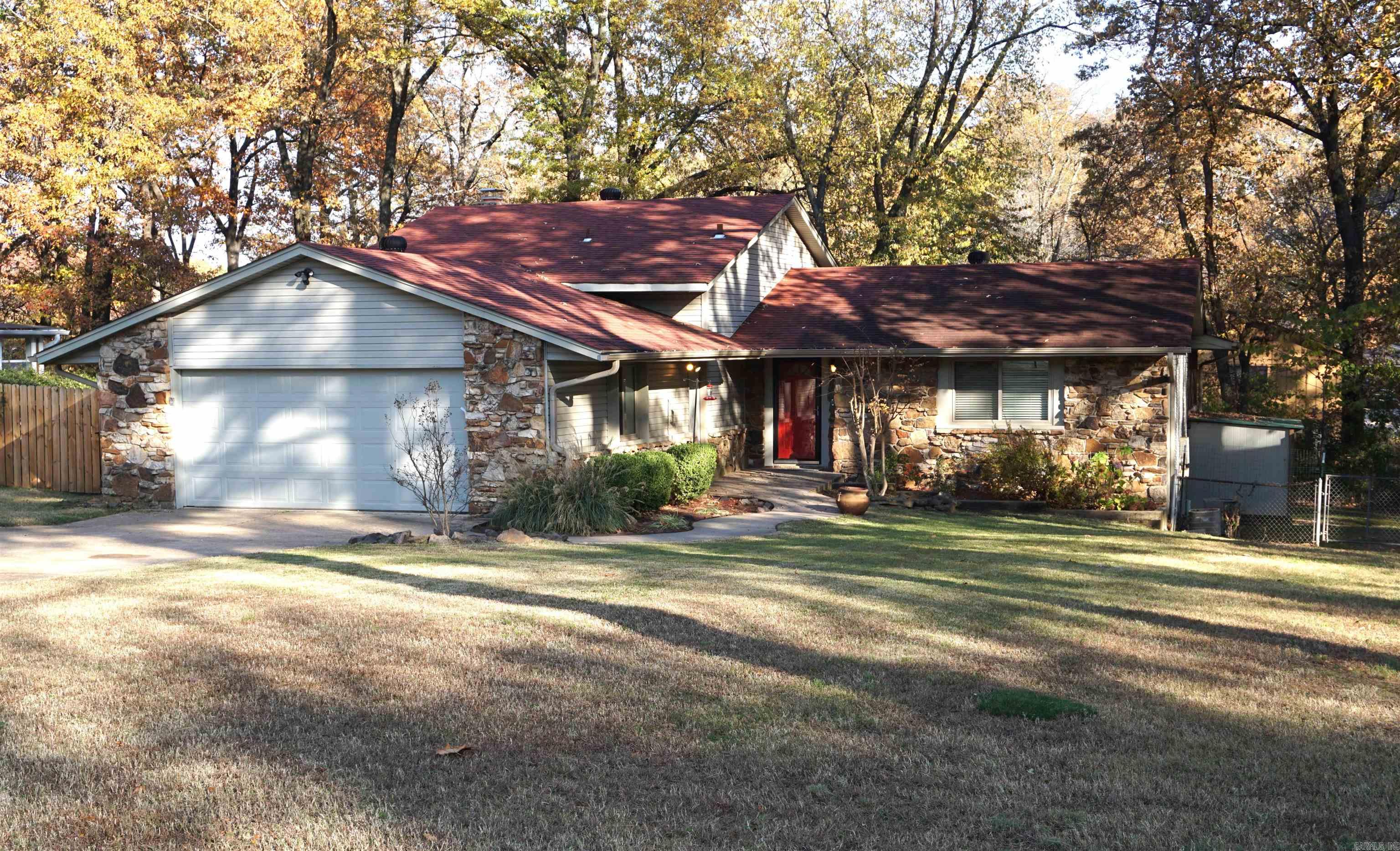 Briarwood Real Estate Listings Main Image