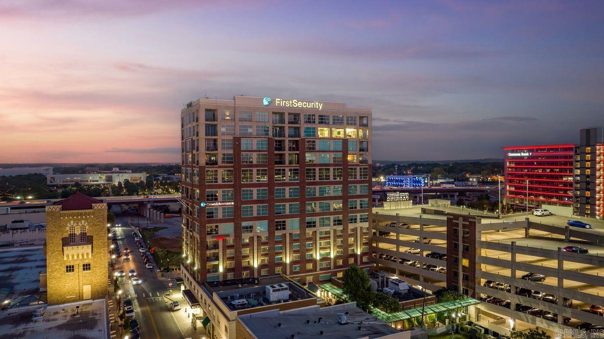 Clinton & Sherman Hpr Real Estate Listings Main Image