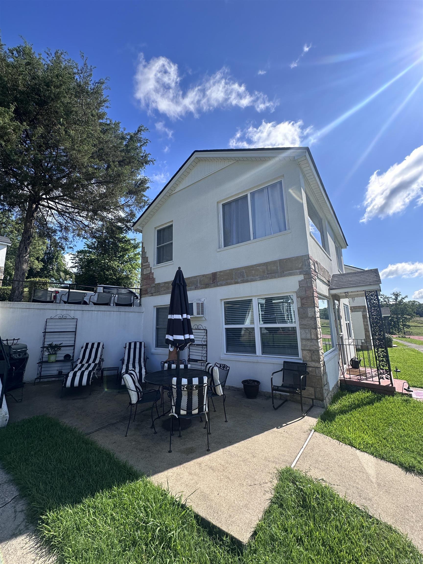 210 Aberina Street G1 Property Photo
