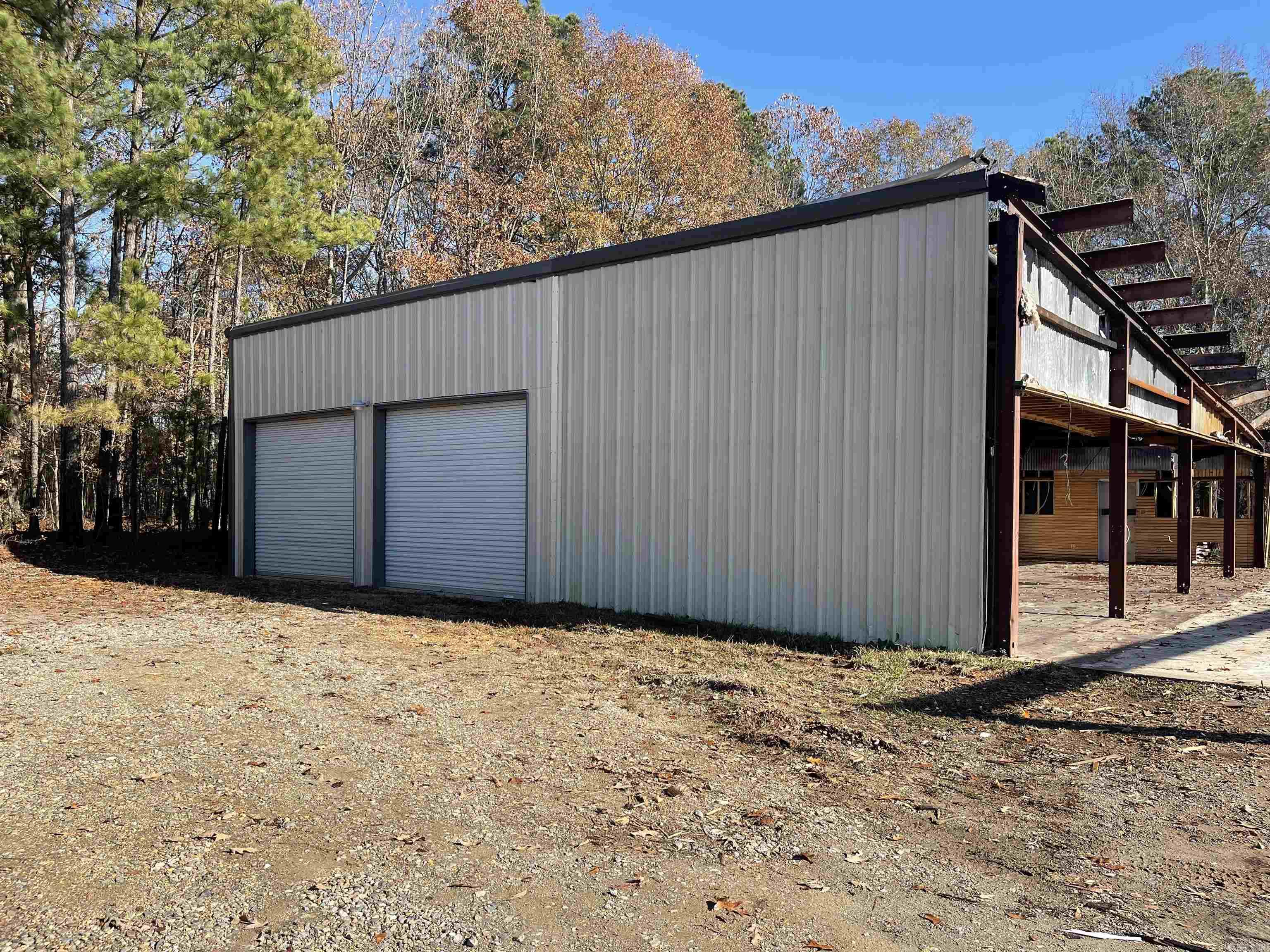 922 N Highway 425 Property Photo 6