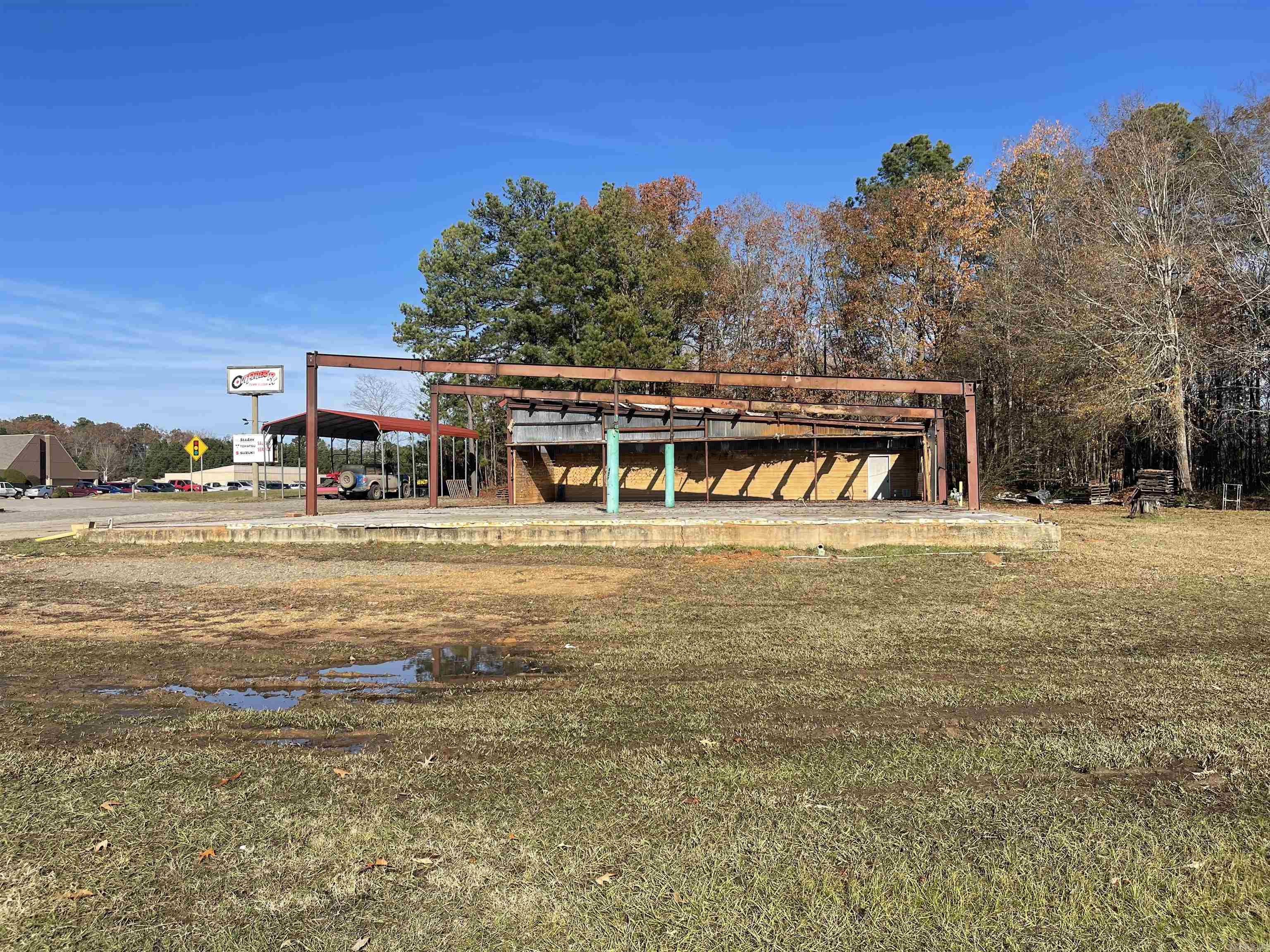 922 N Highway 425 Property Photo 8