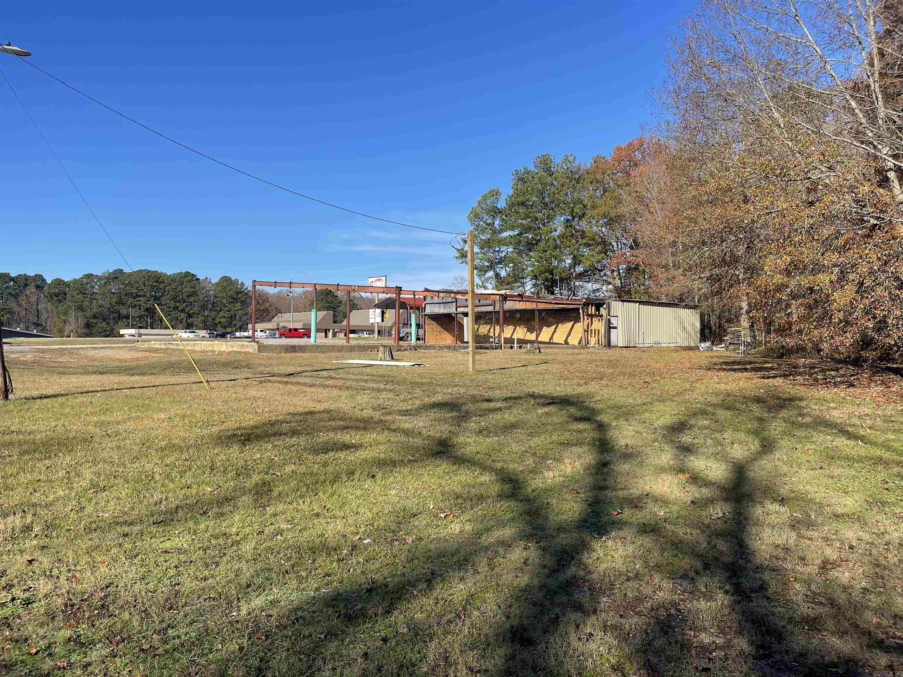 922 N Highway 425 Property Photo 9