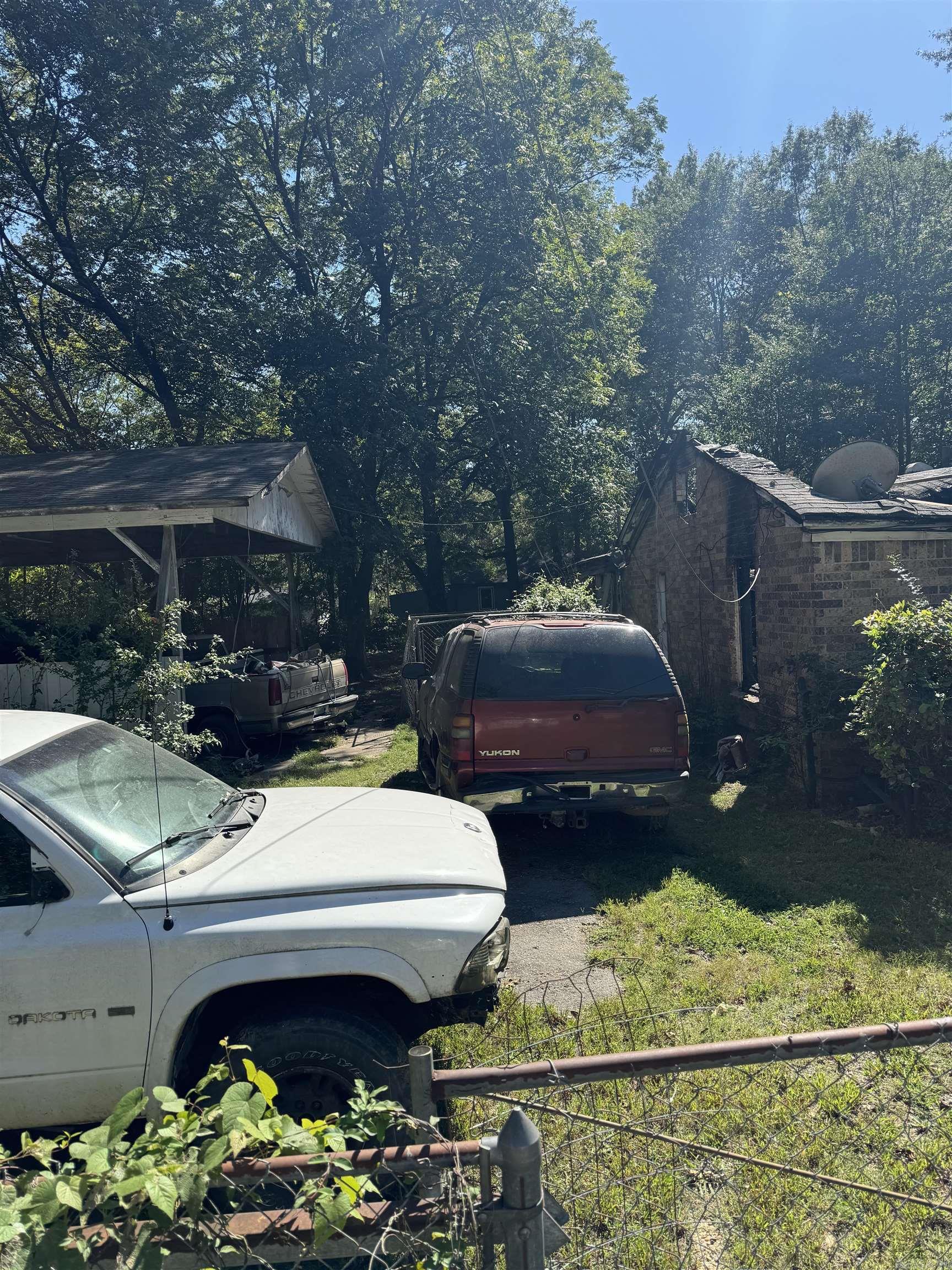 5812 Windham Property Photo 3