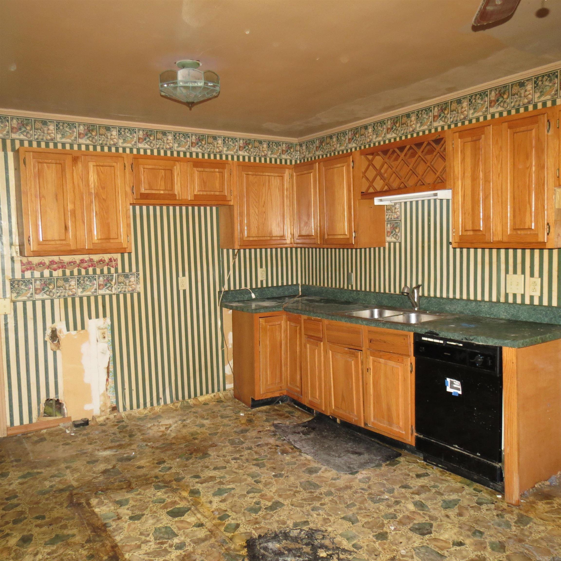 24045798 Property Photo 15