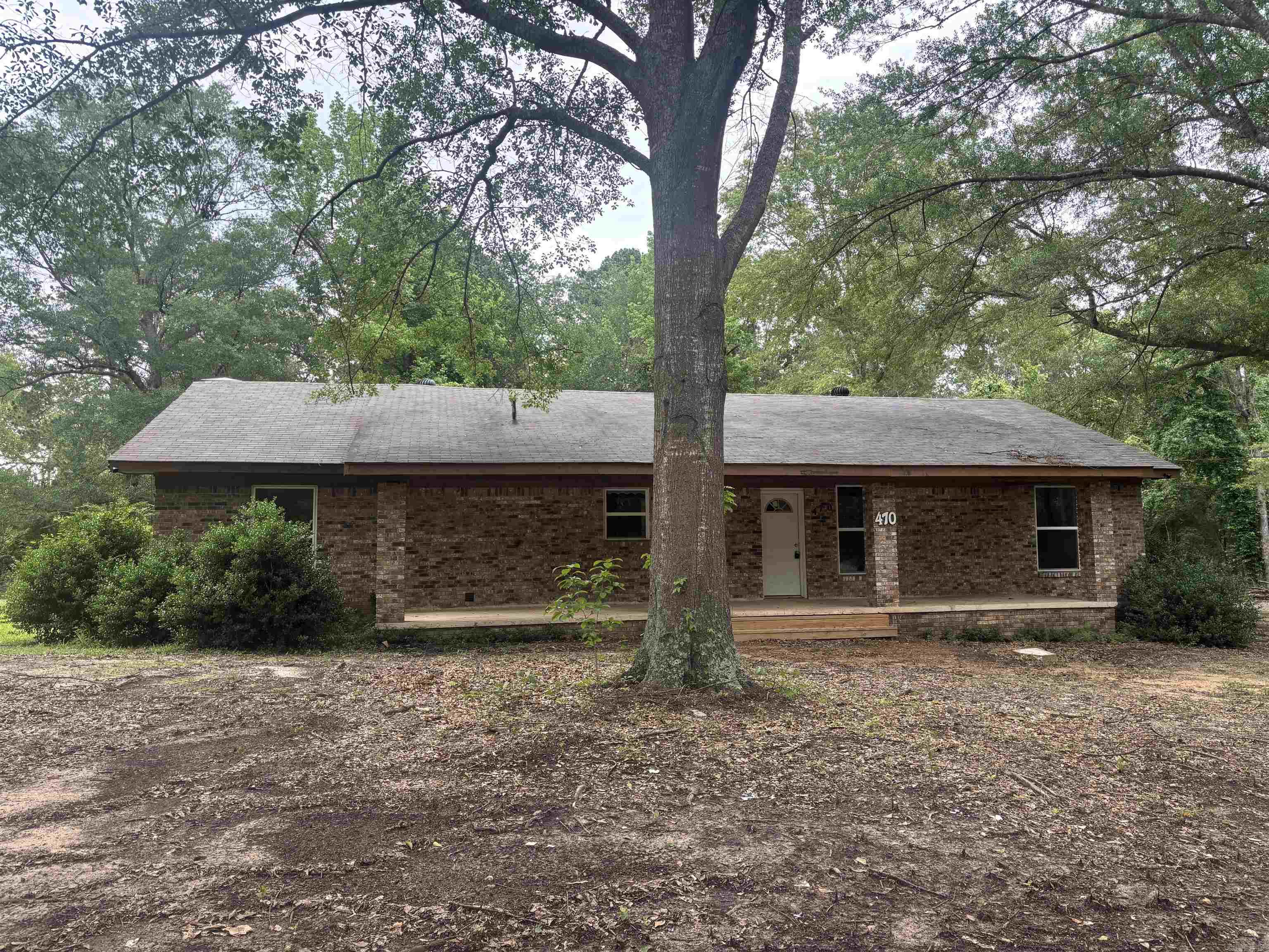 470 Fairview Rd Property Photo 1