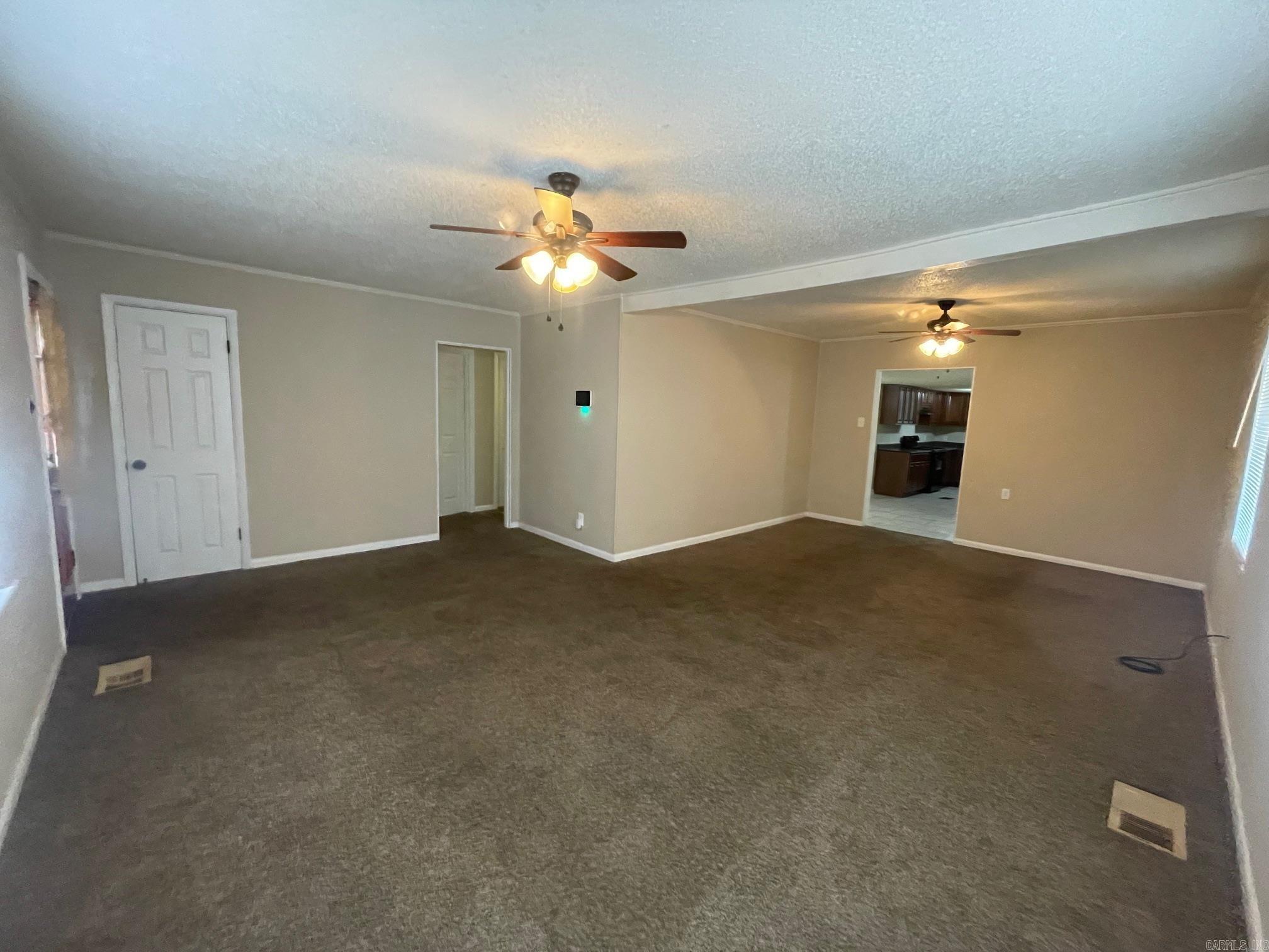 1104 Parkway Drive Property Photo 7