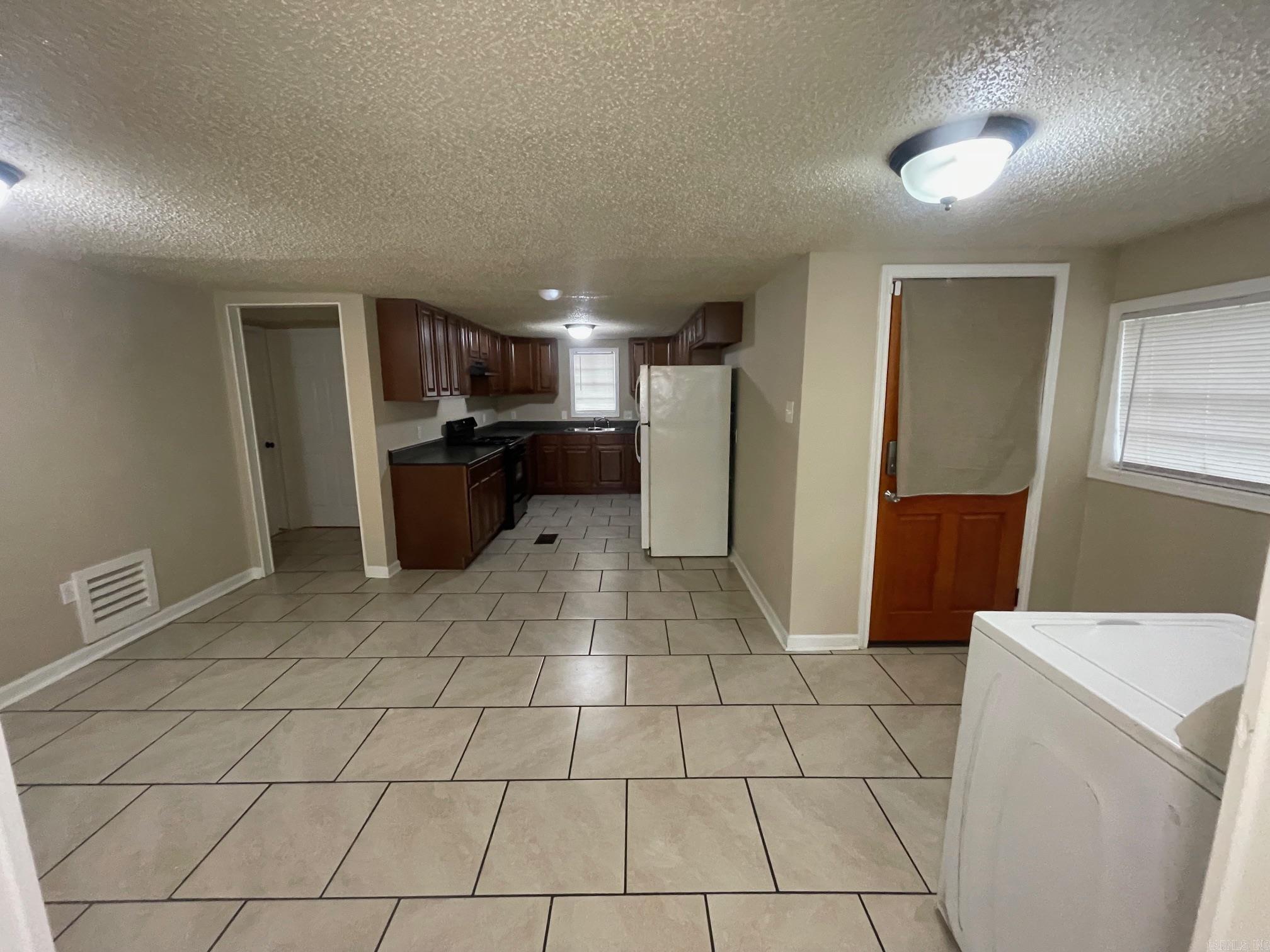 1104 Parkway Drive Property Photo 10