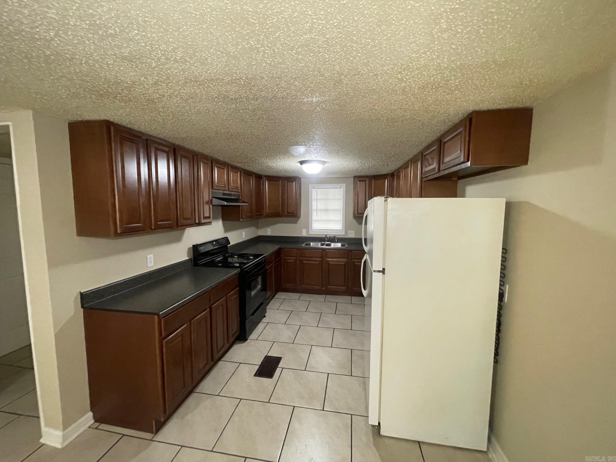 1104 Parkway Drive Property Photo 12