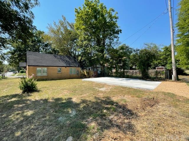 2323 S Izard Street Property Photo 4