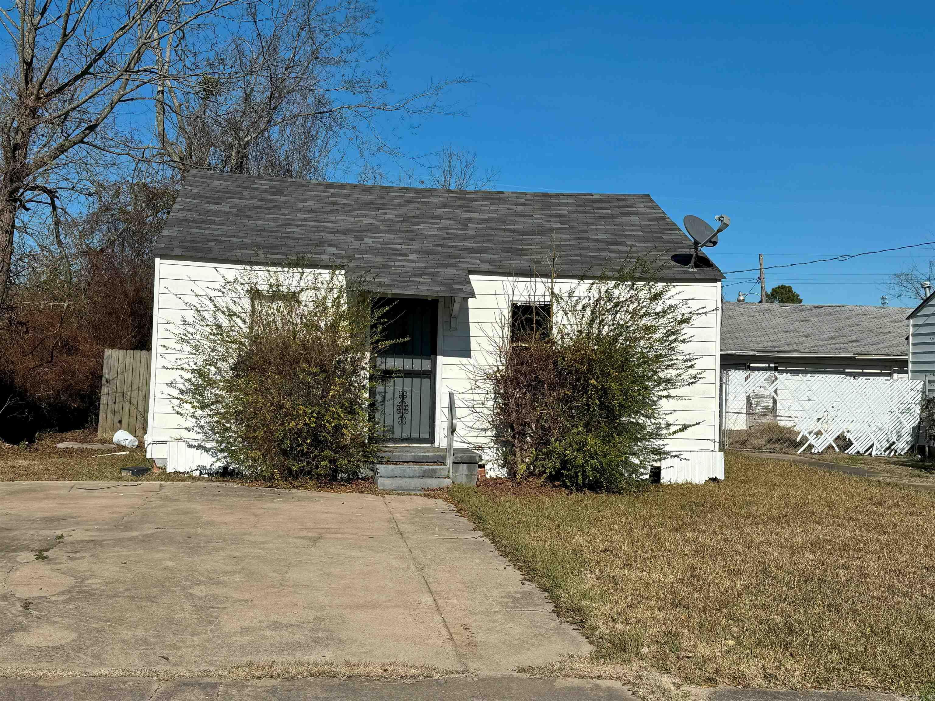 94 Watson Boulevard Property Photo 1