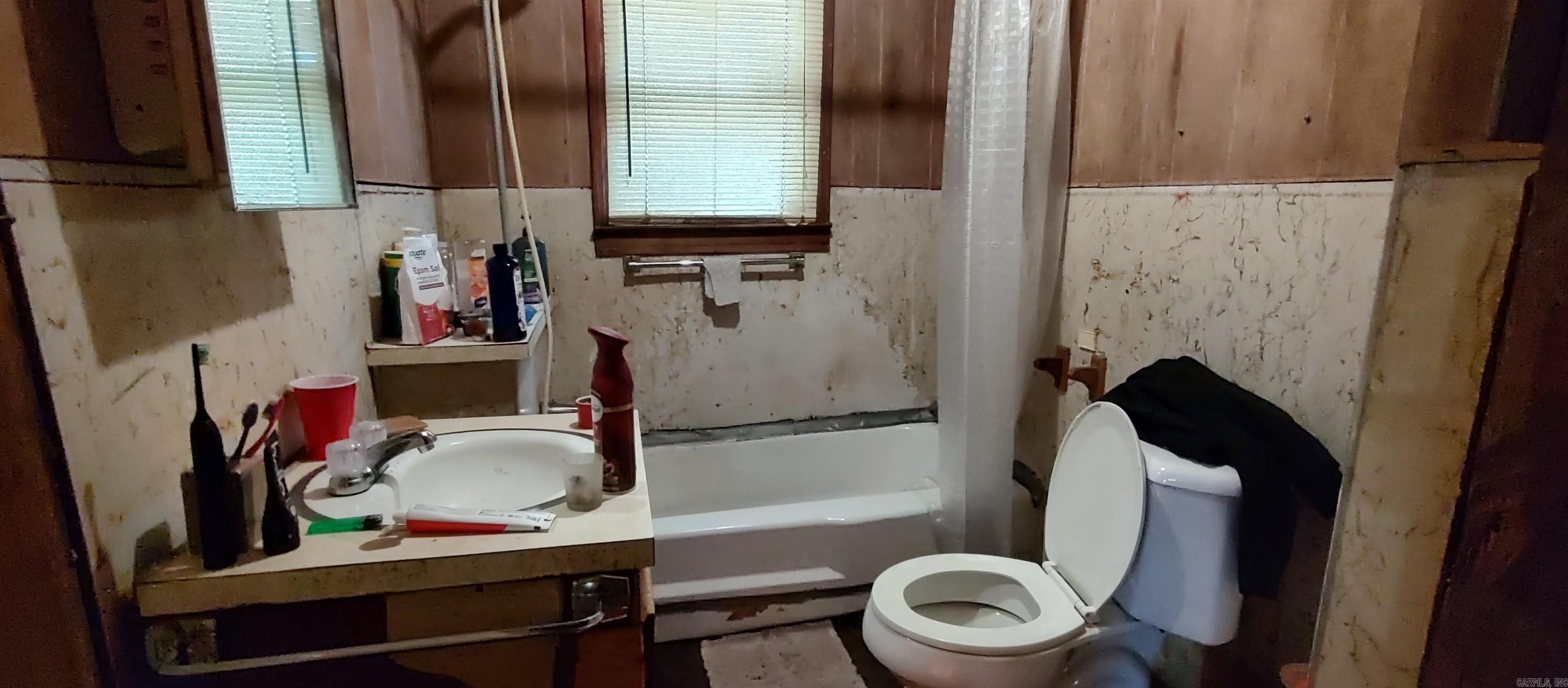 607 Elm Street Property Photo 2