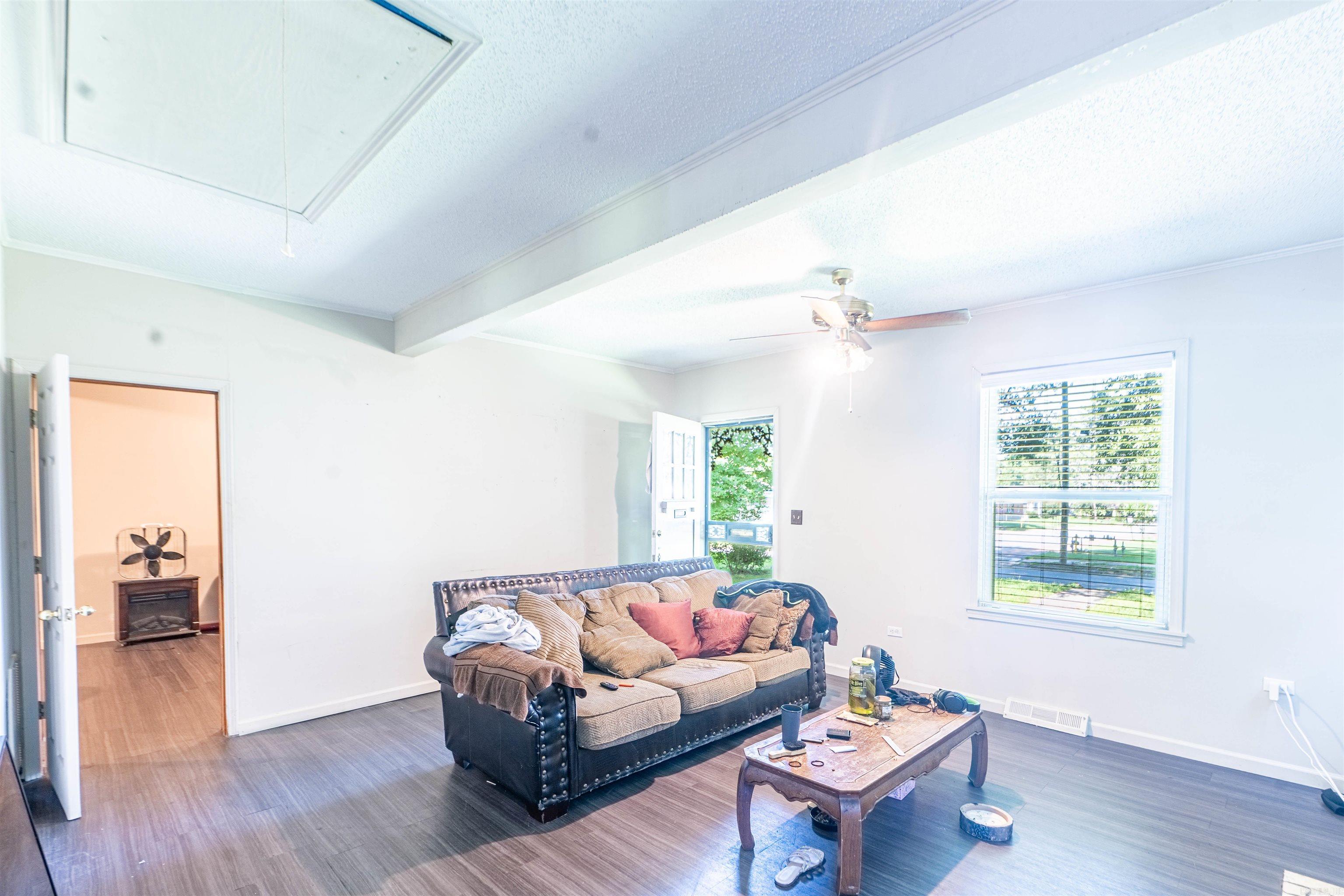 1110 N Division St Property Photo 4