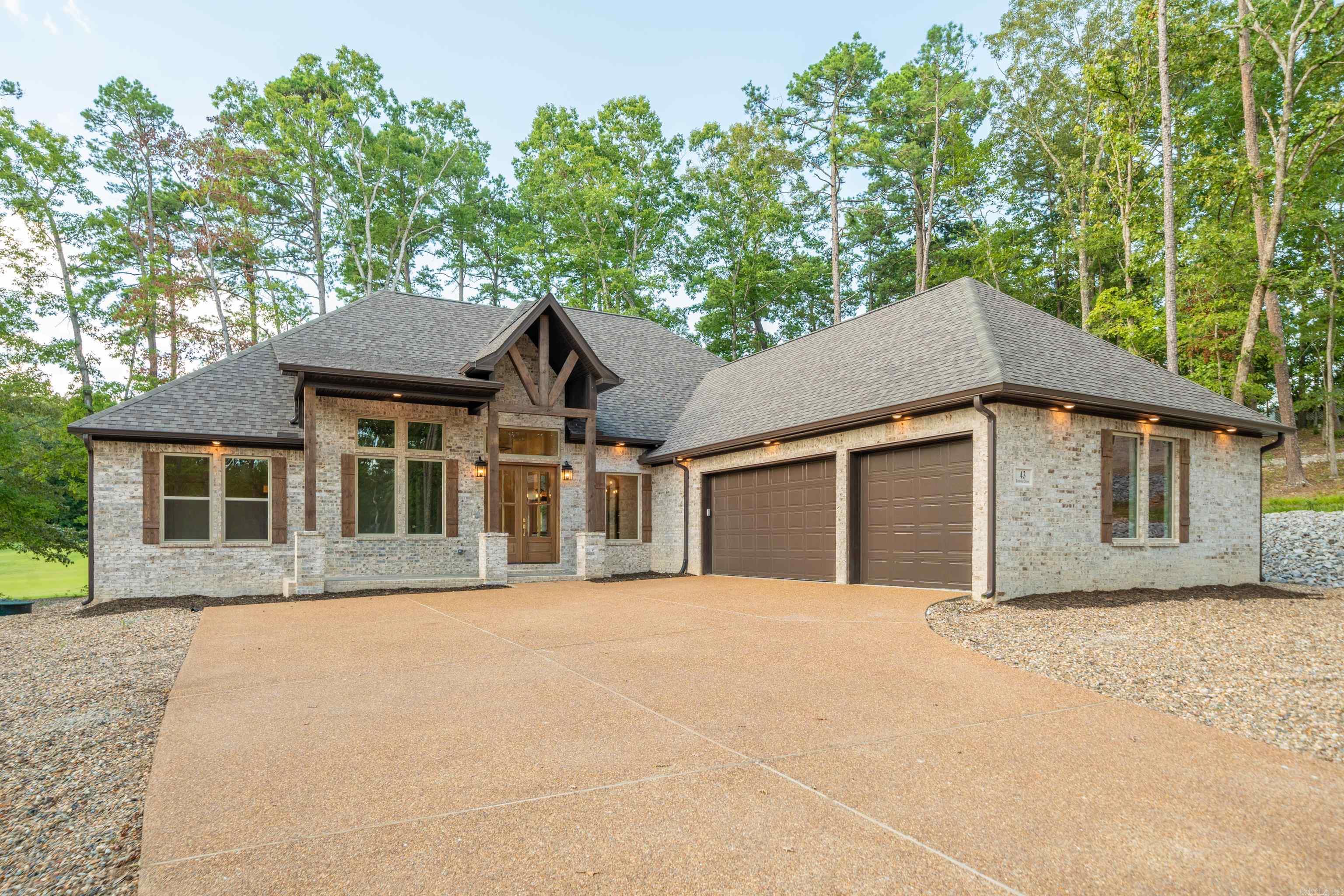 43 Loyola Drive Property Photo 1