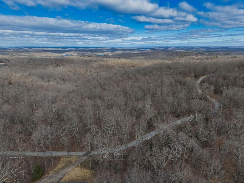 1 Nakota Trce Property Photo 4