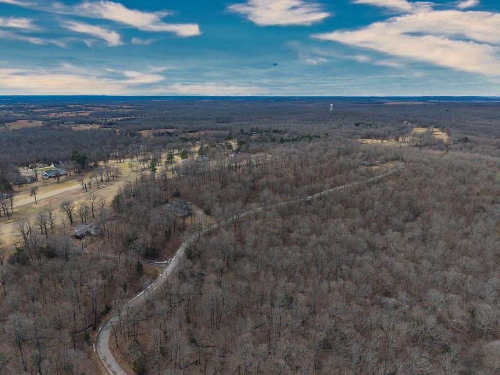 1 Nakota Trce Property Photo 8
