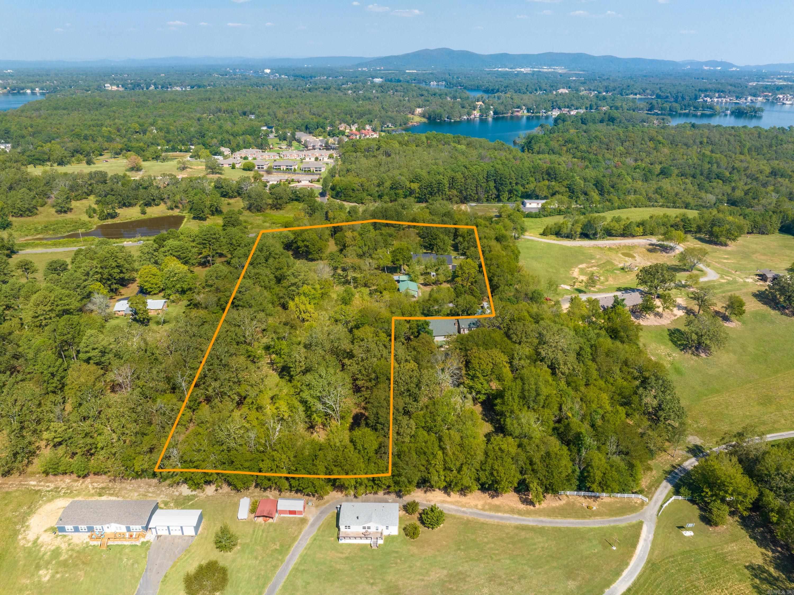 495 Amity Road Property Photo 3