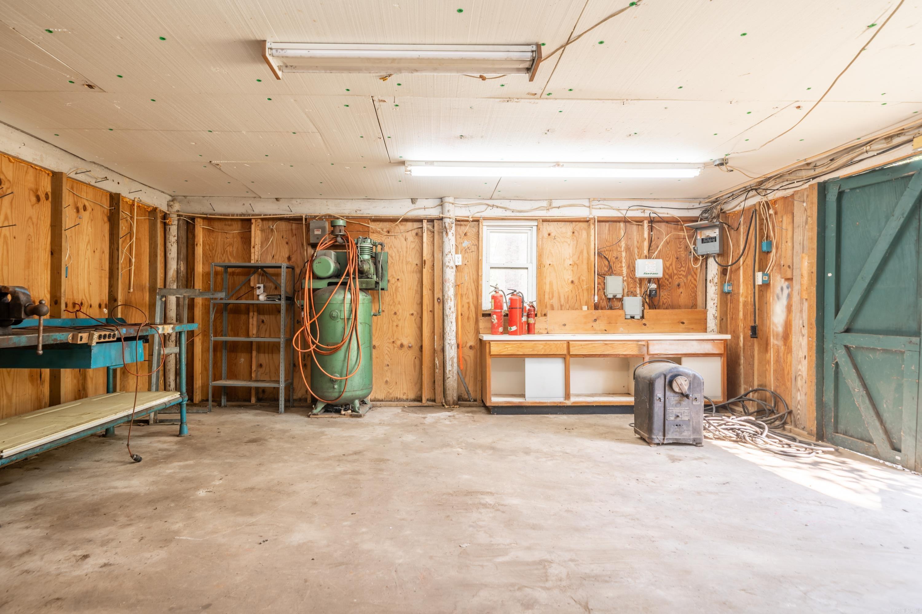495 Amity Road Property Photo 30