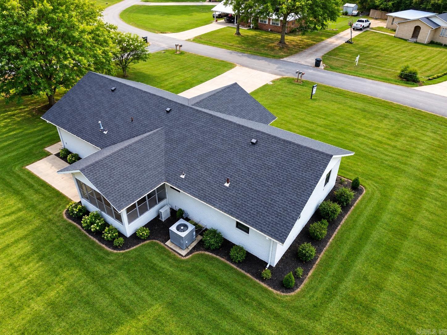 1017 Homecrest Drive Property Photo 4