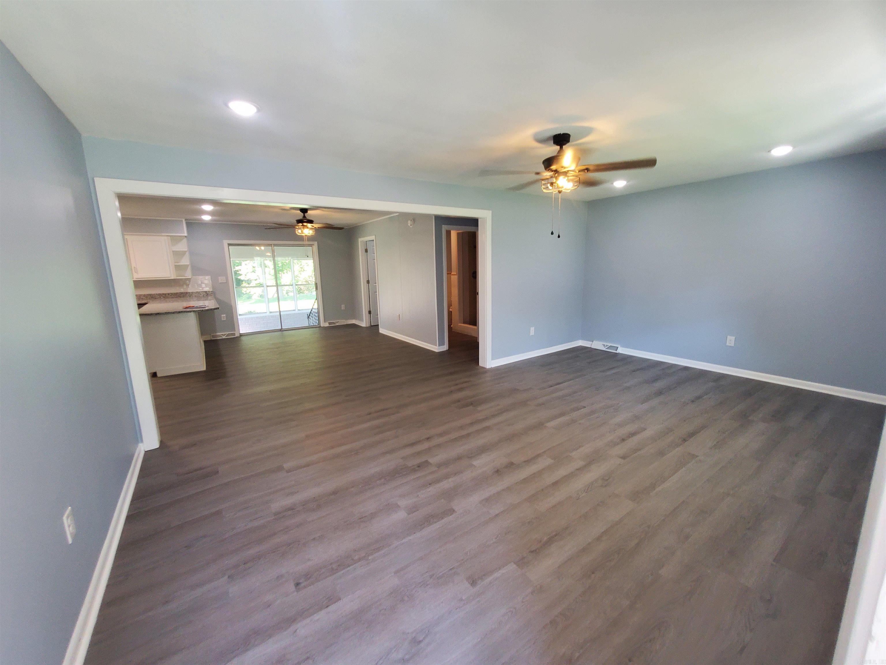 1017 Homecrest Drive Property Photo 8