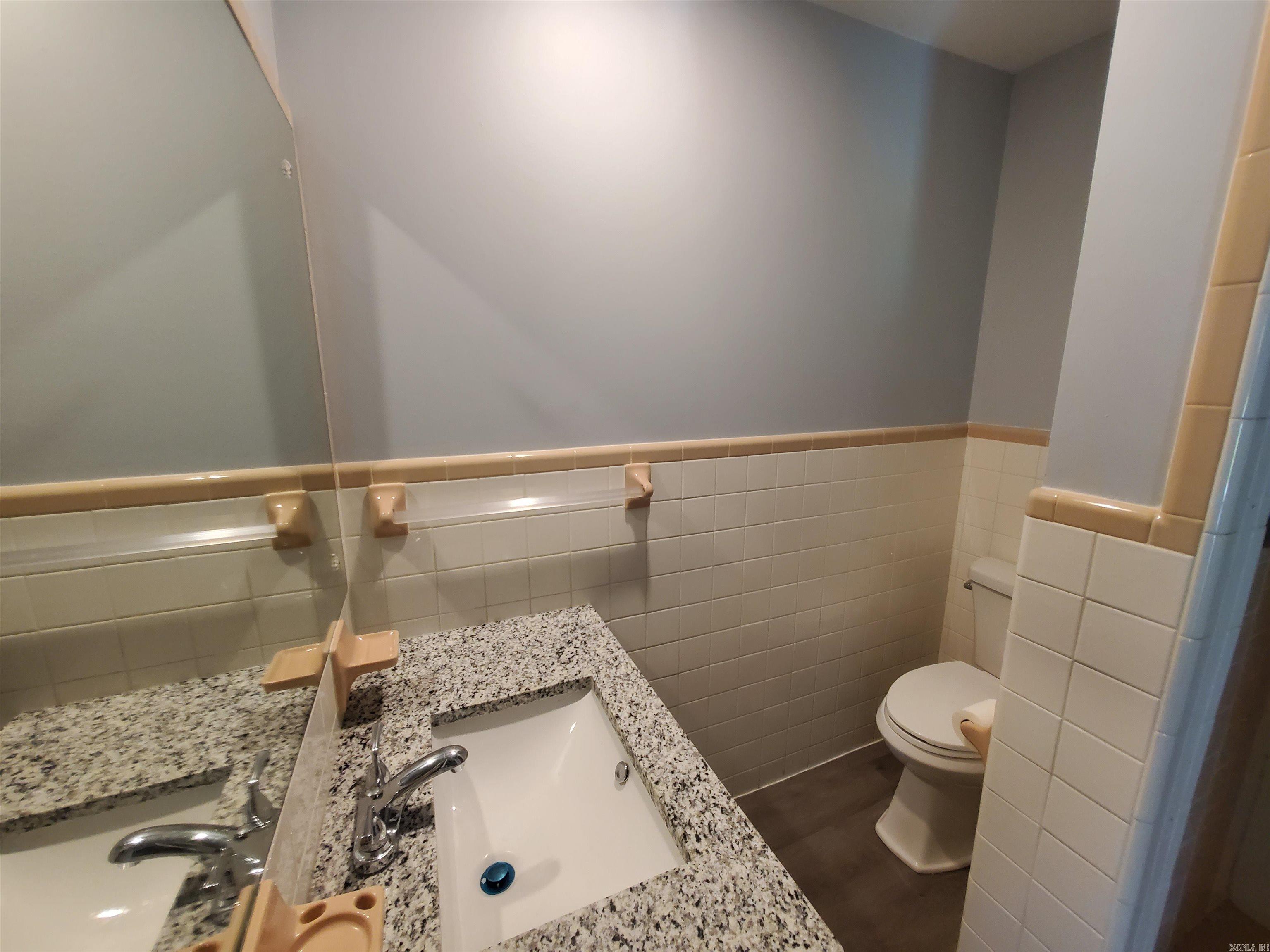 1017 Homecrest Drive Property Photo 13