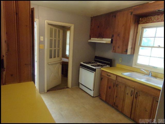 7518 F Street Property Photo 7