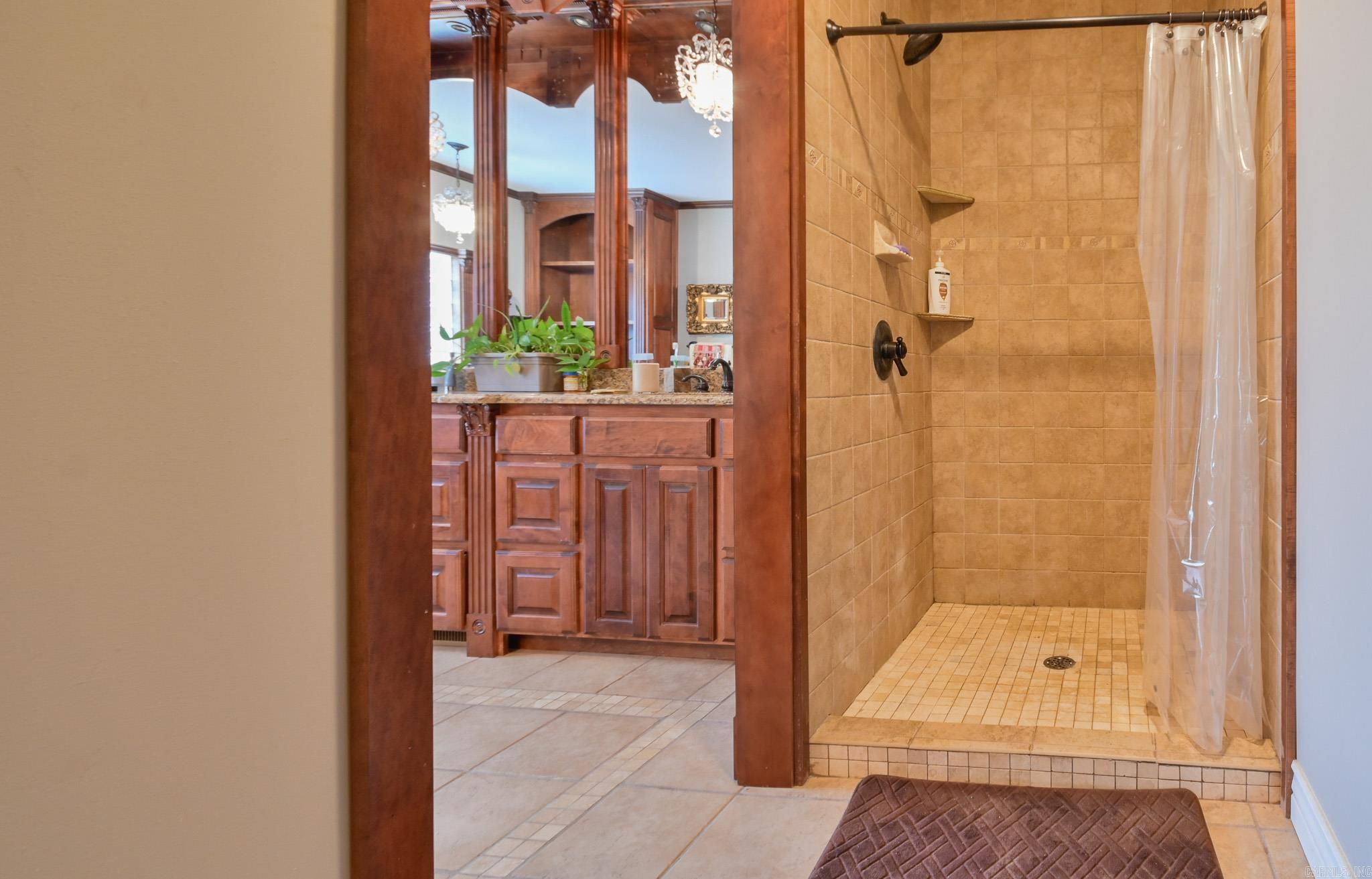 25006342 Property Photo 40