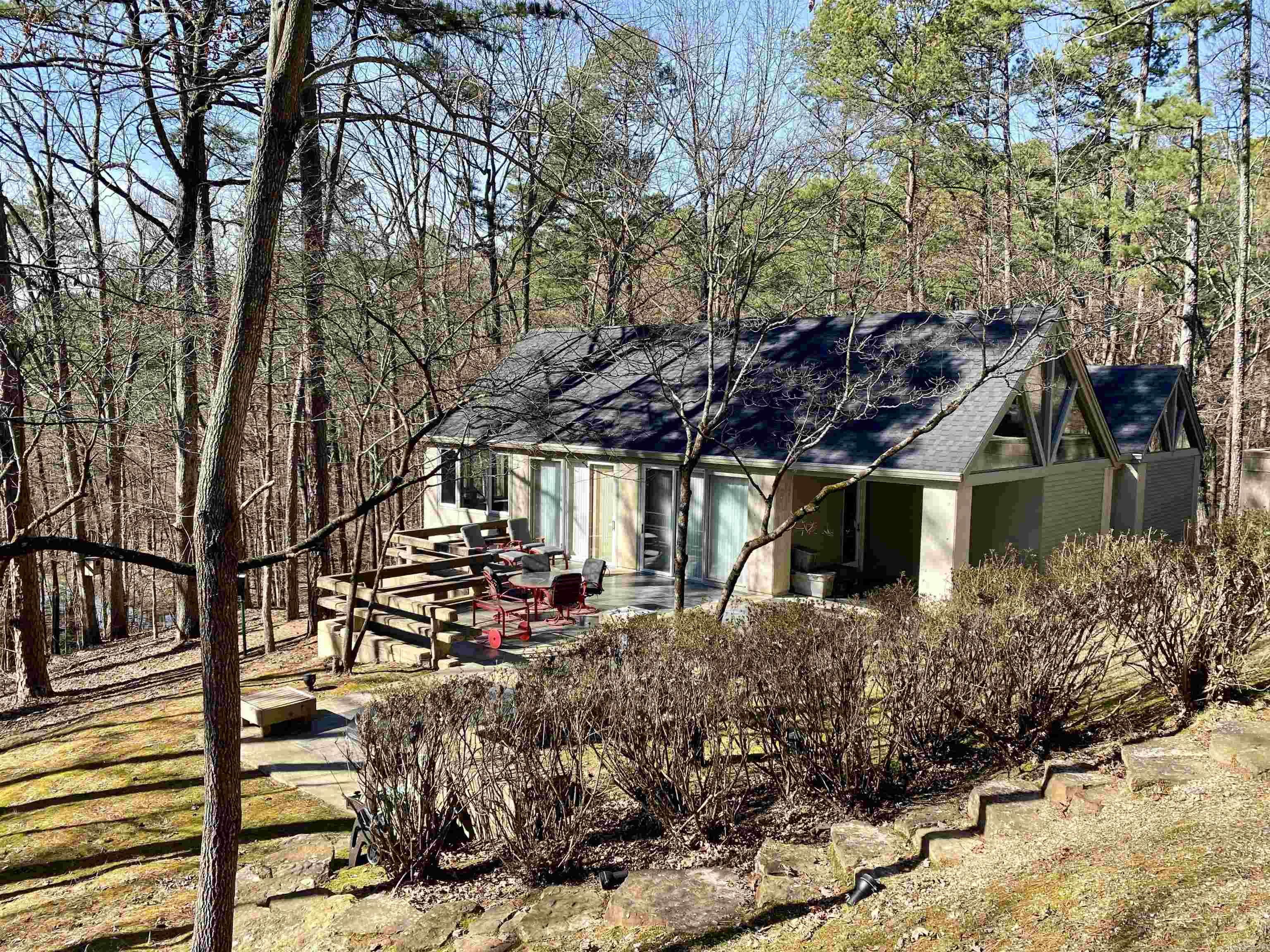 19 Southridge Drive Property Photo 1