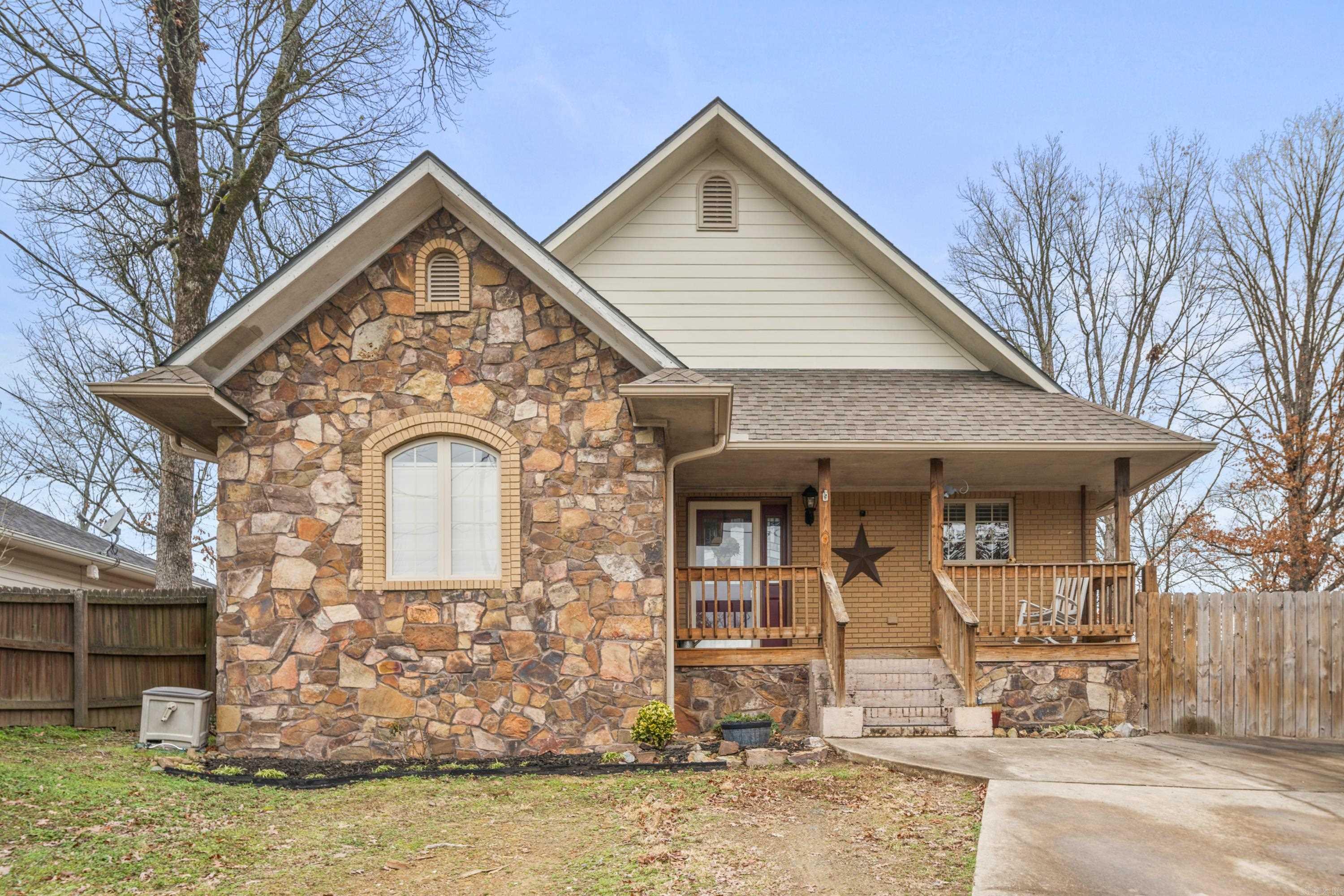 117 Skyline Drive Property Photo 1