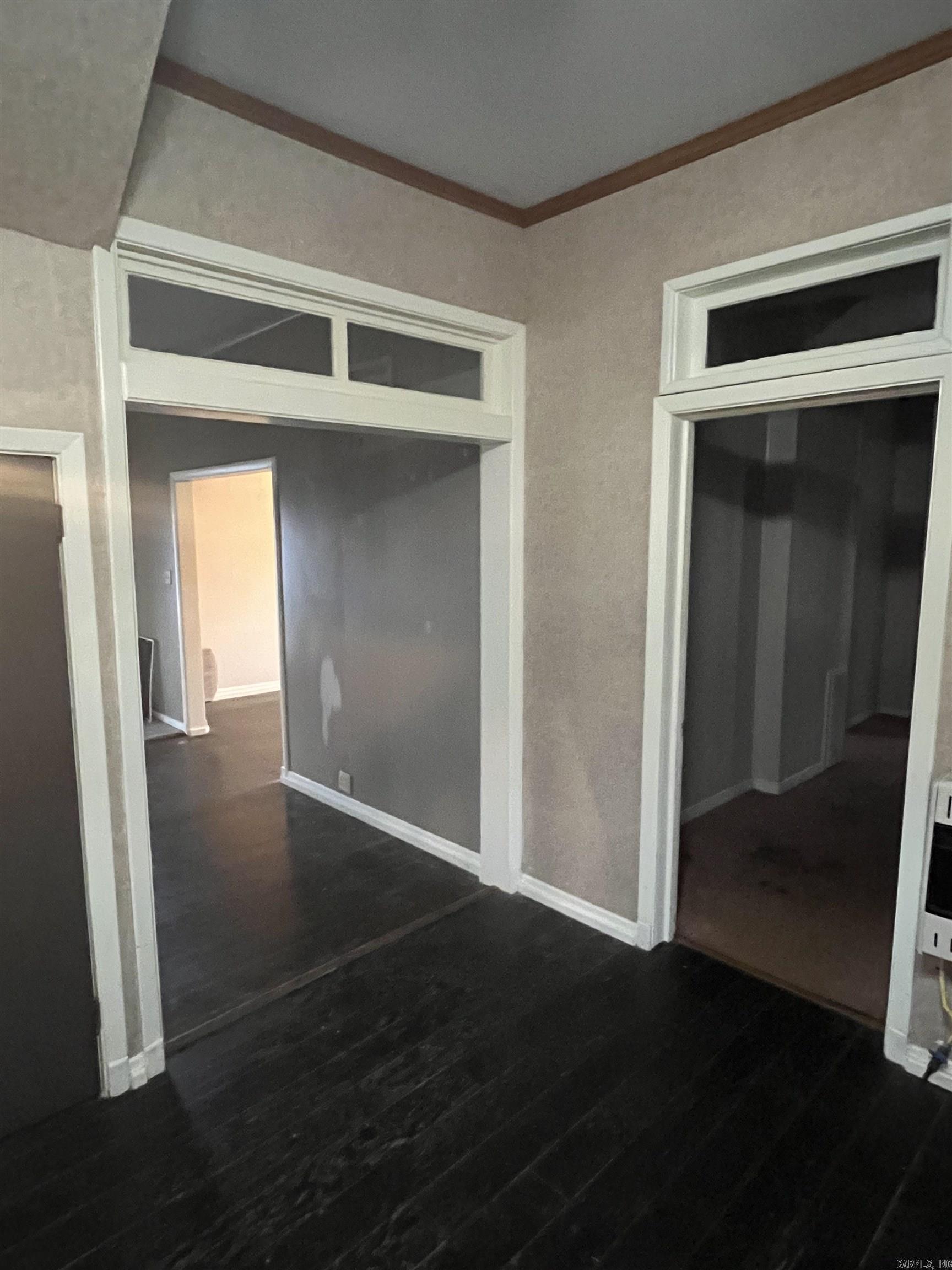 140 N Oak St Property Photo 5