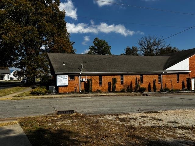 109 W Plum Property Photo 2