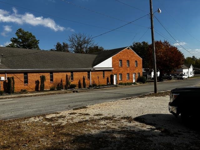 109 W Plum Property Photo 3