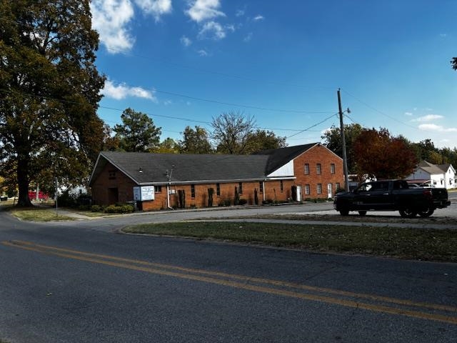 109 W Plum Property Photo 6