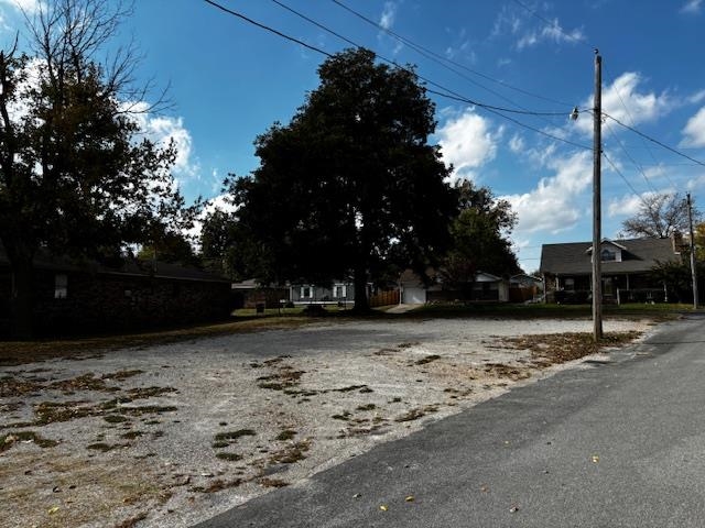 109 W Plum Property Photo 8