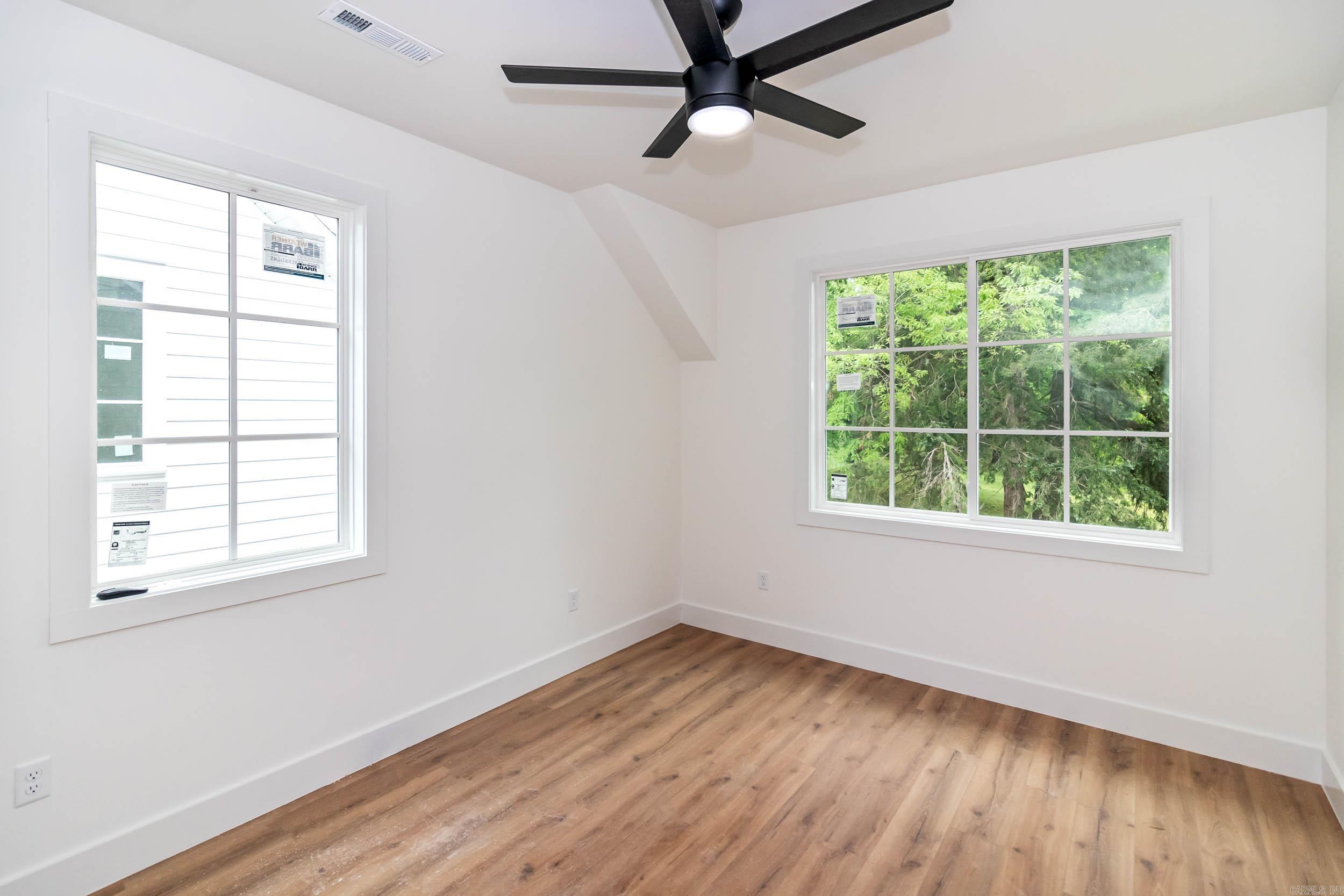 523 E Spring Street Property Photo 15