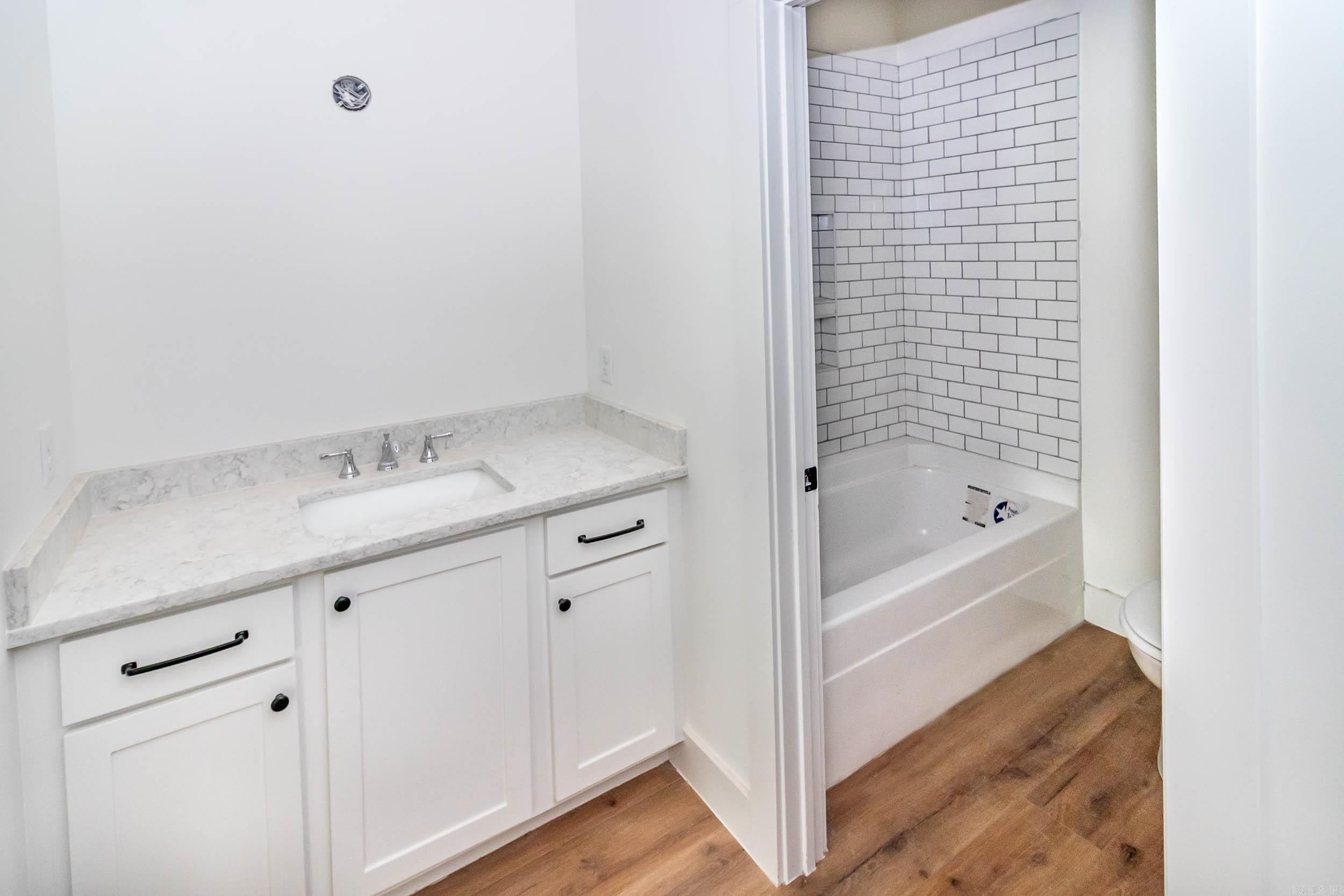 523 E Spring Street Property Photo 17