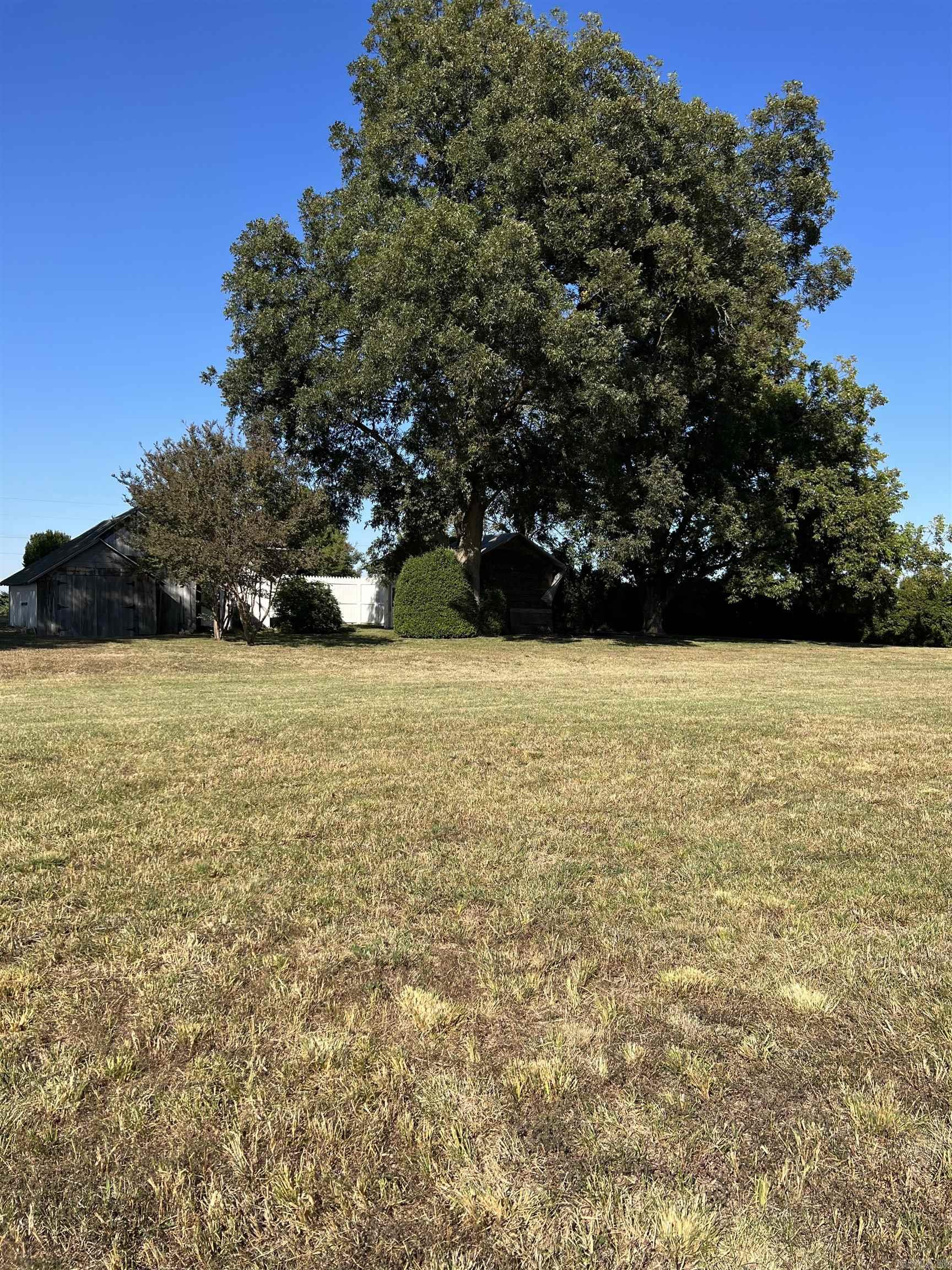 1577 E Main St Property Photo 23