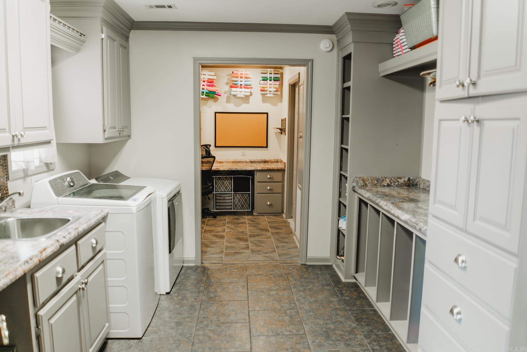 130 Day Drive Property Photo 7
