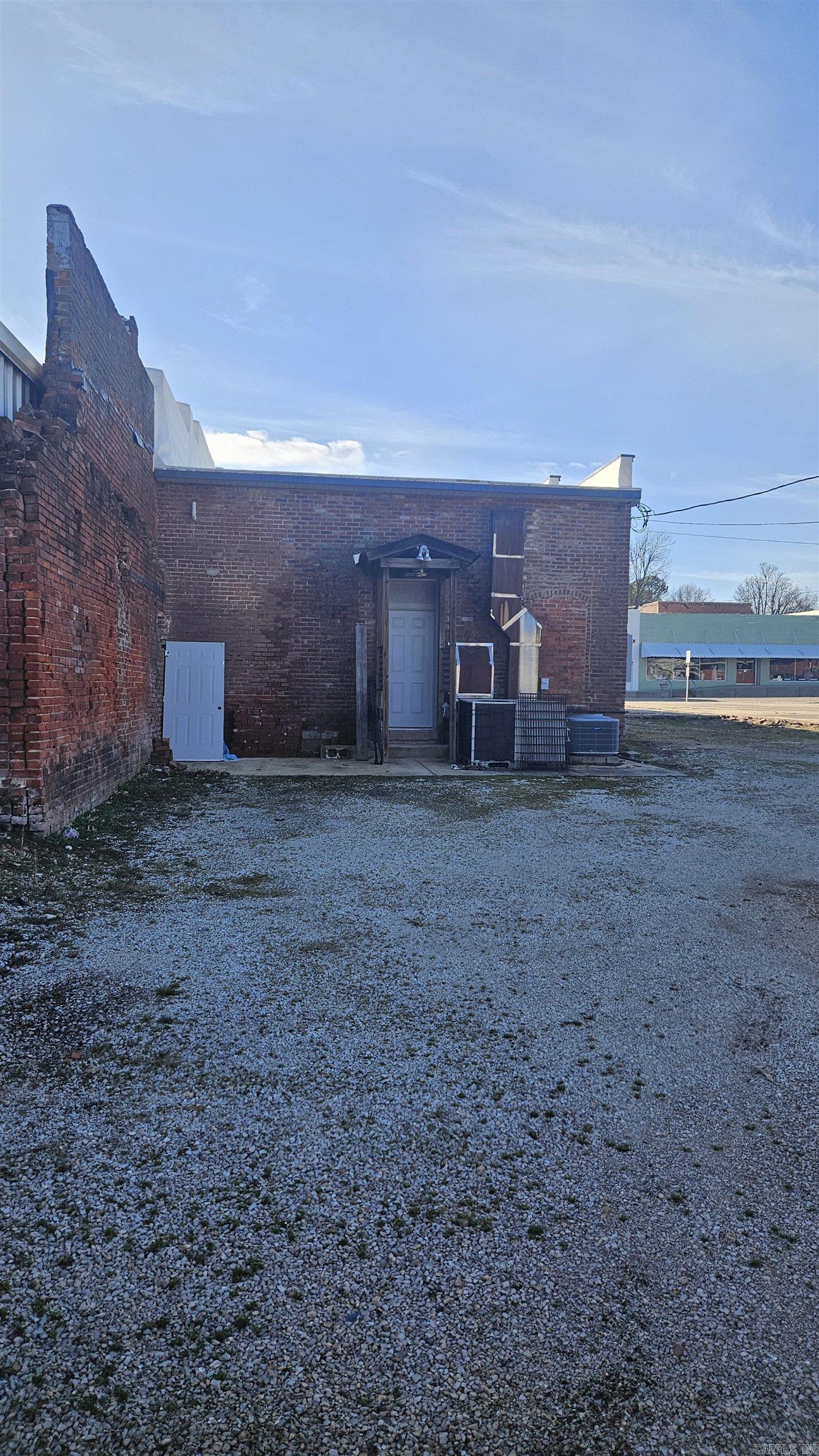 317 & 319 S Main St Property Photo 7
