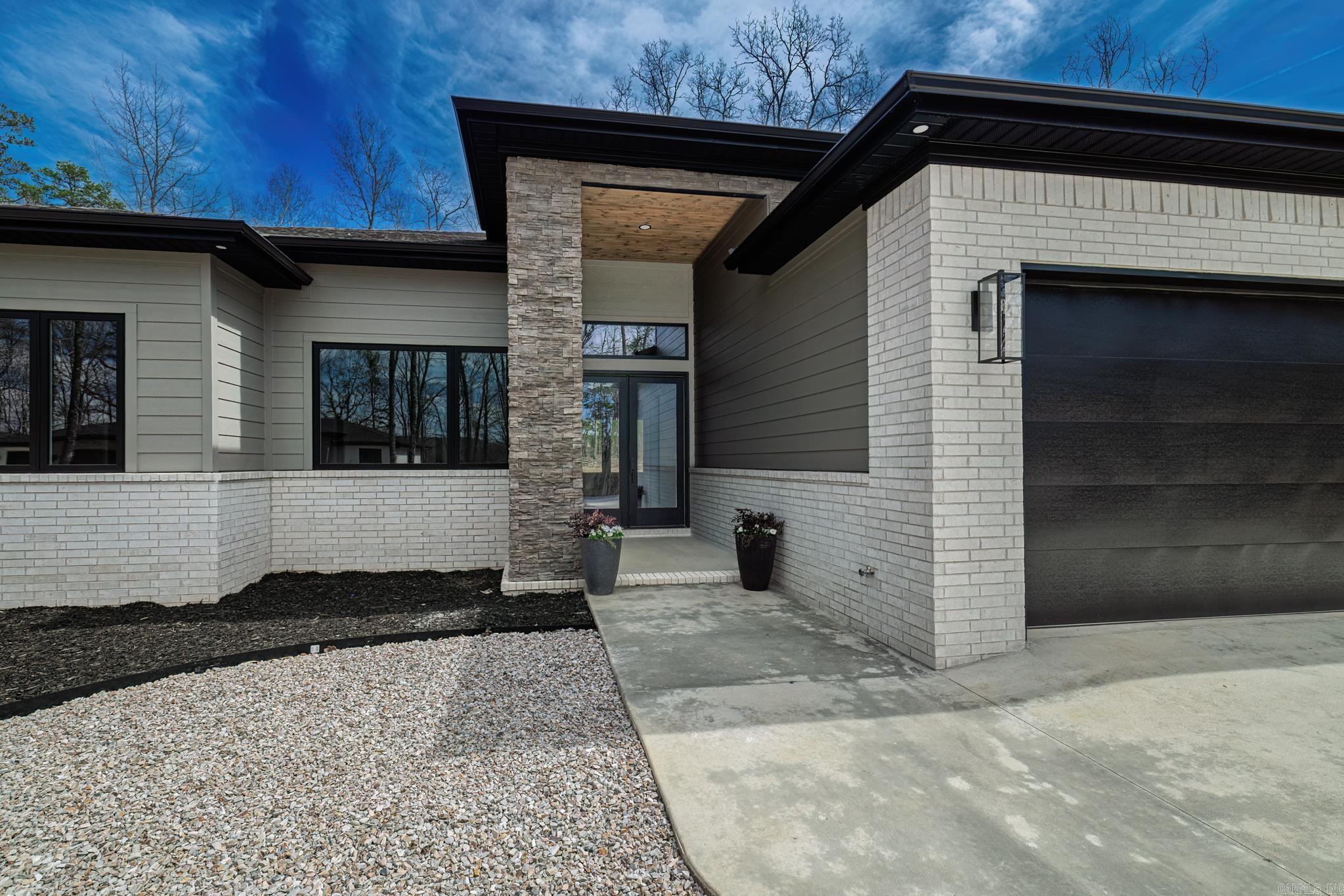 54 Estrella Way Property Photo