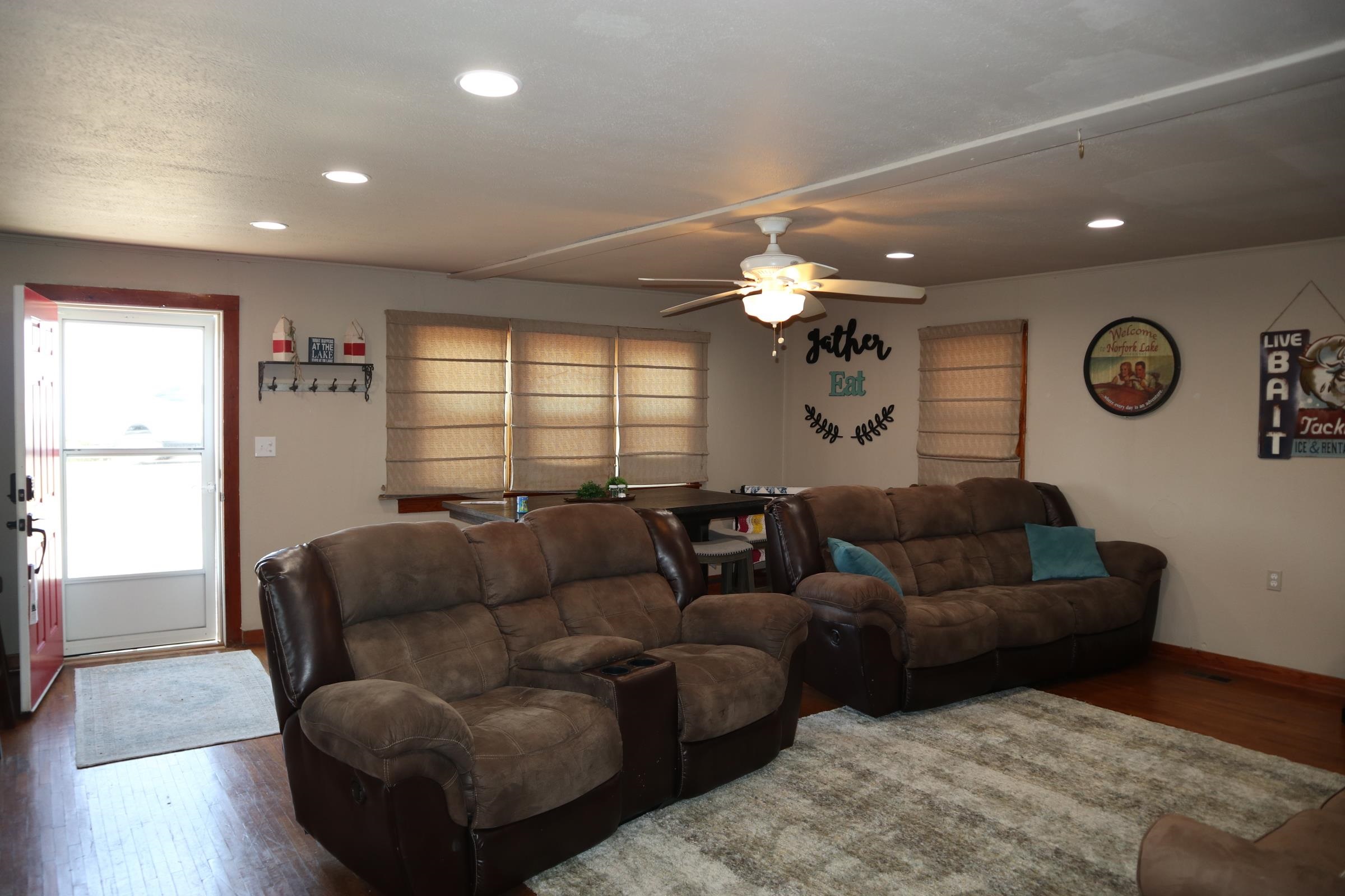 10447 Hwy 62 E Property Photo 8