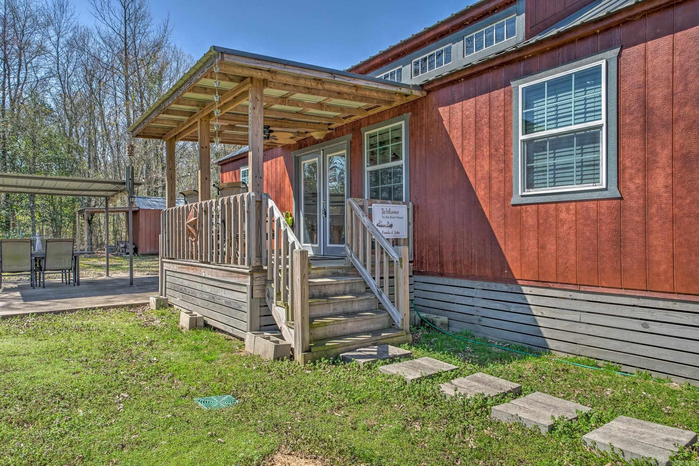 539 Clinton Crossing Property Photo 4