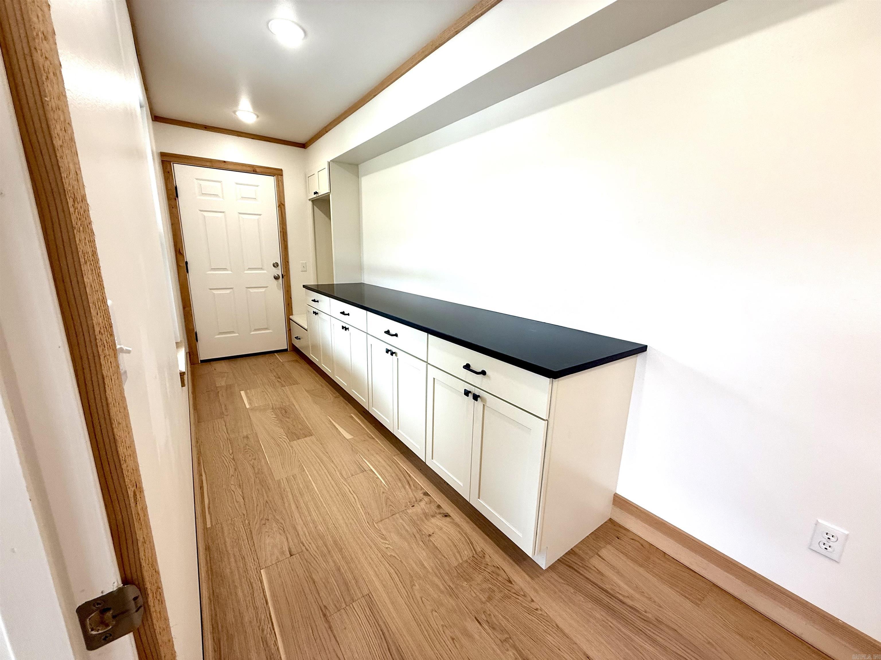 119 E River Drive Property Photo 15