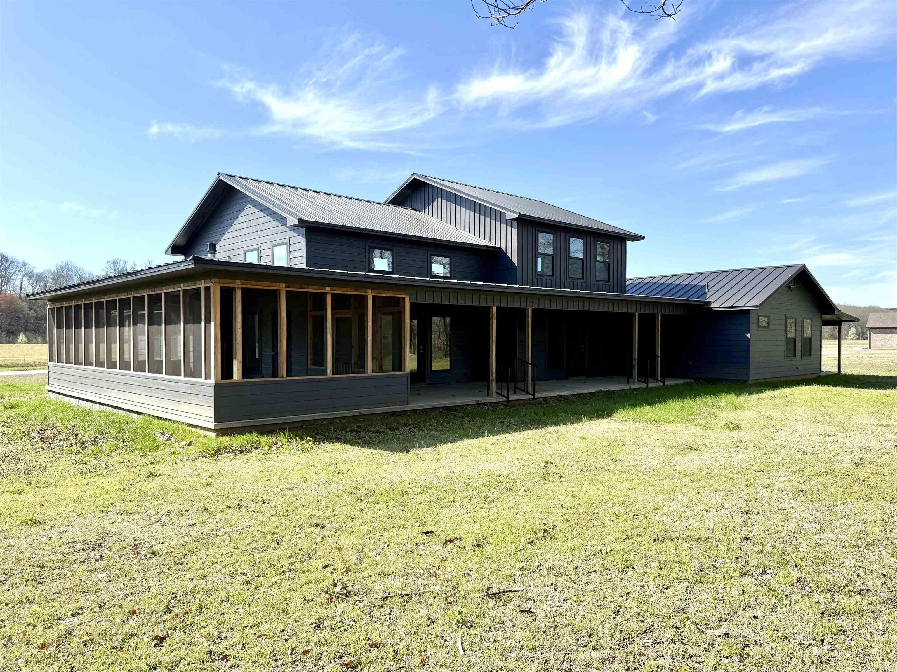 119 E River Drive Property Photo 34