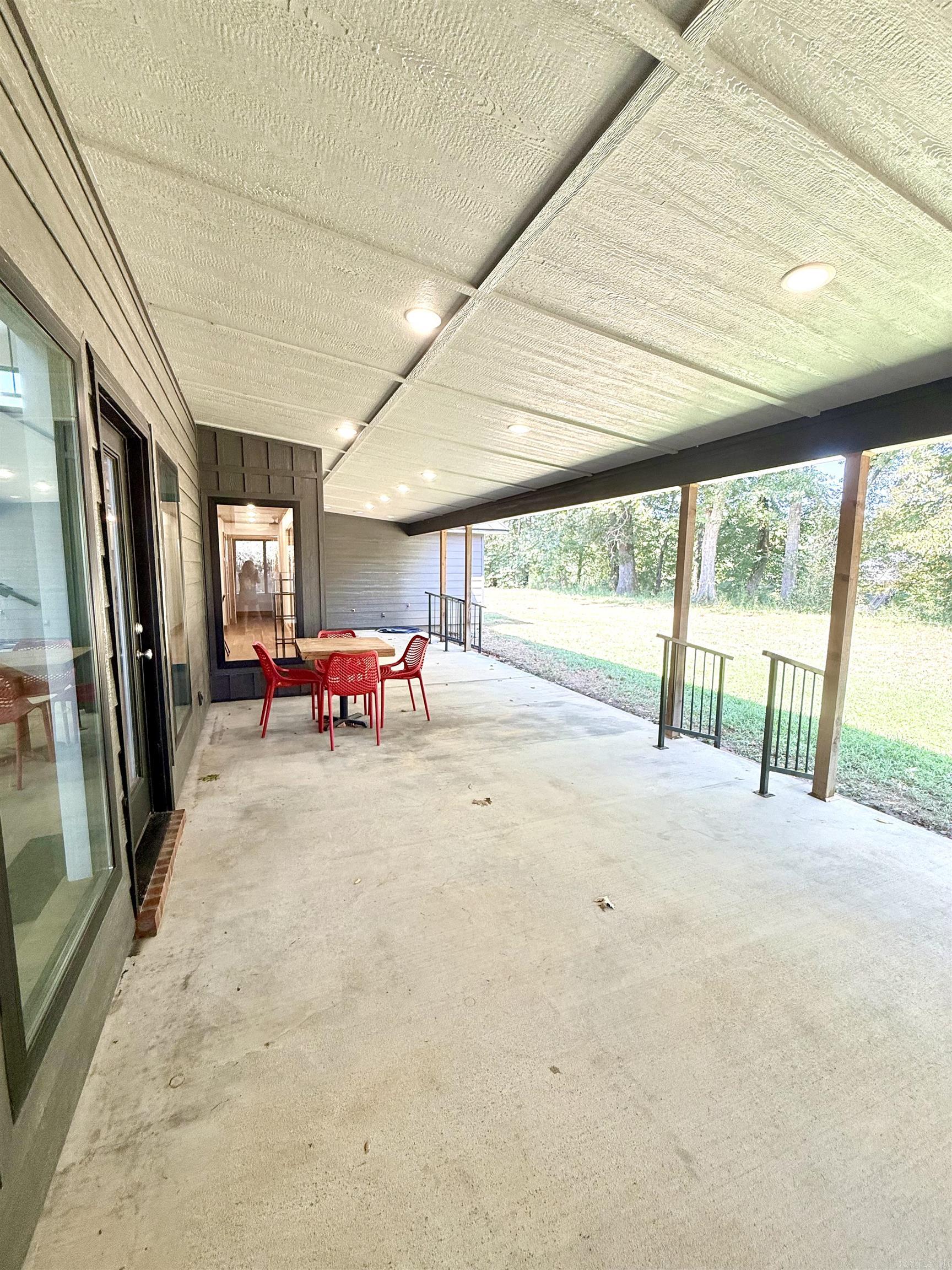 119 E River Drive Property Photo 36