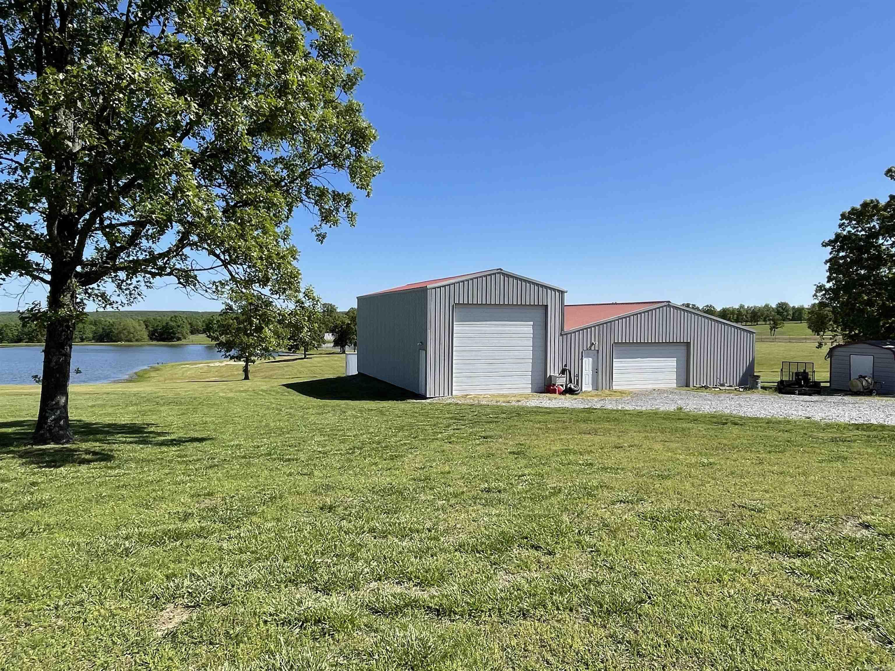 571 Honeysuckle Road Property Photo 12