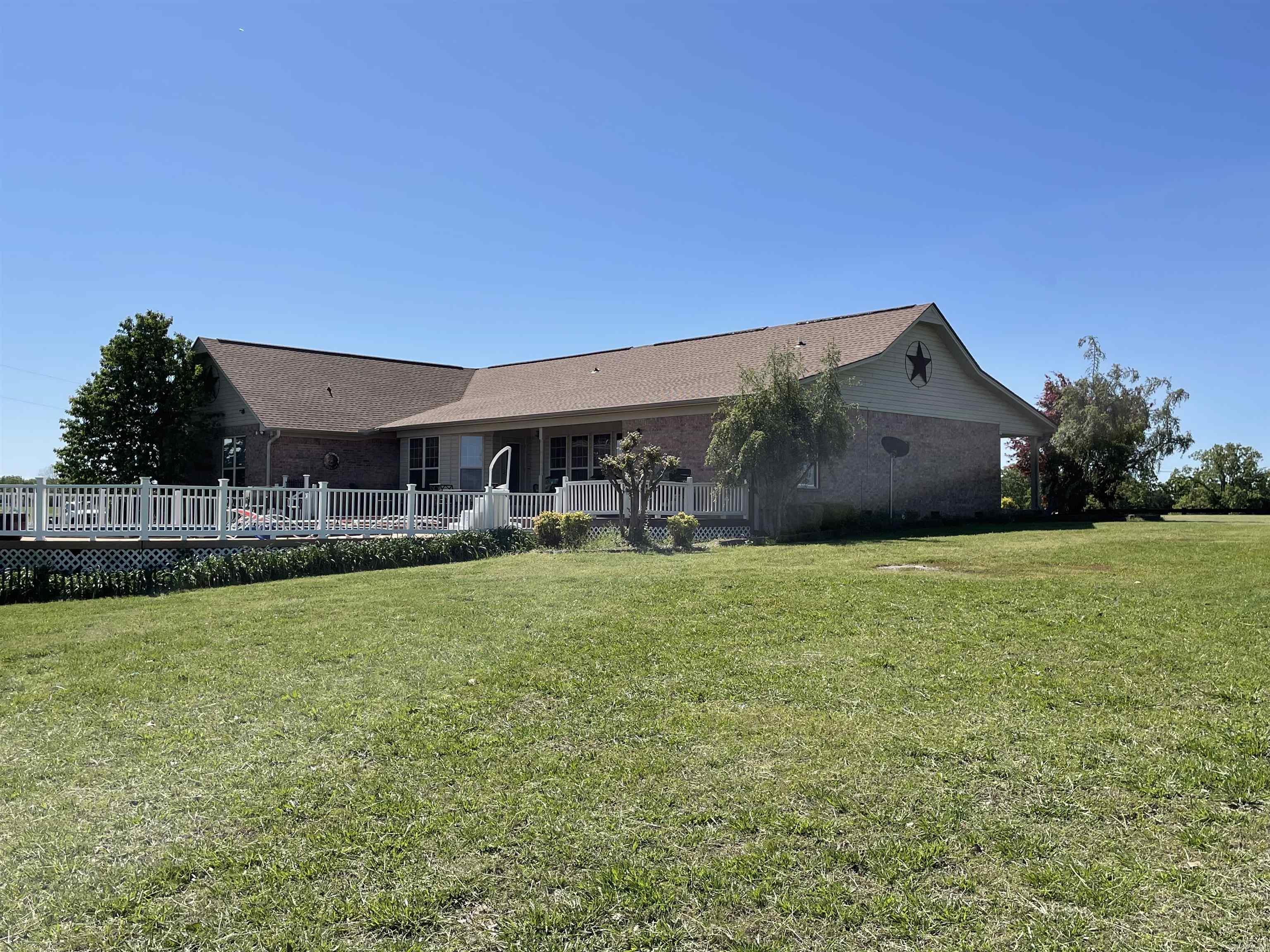 571 Honeysuckle Road Property Photo 15