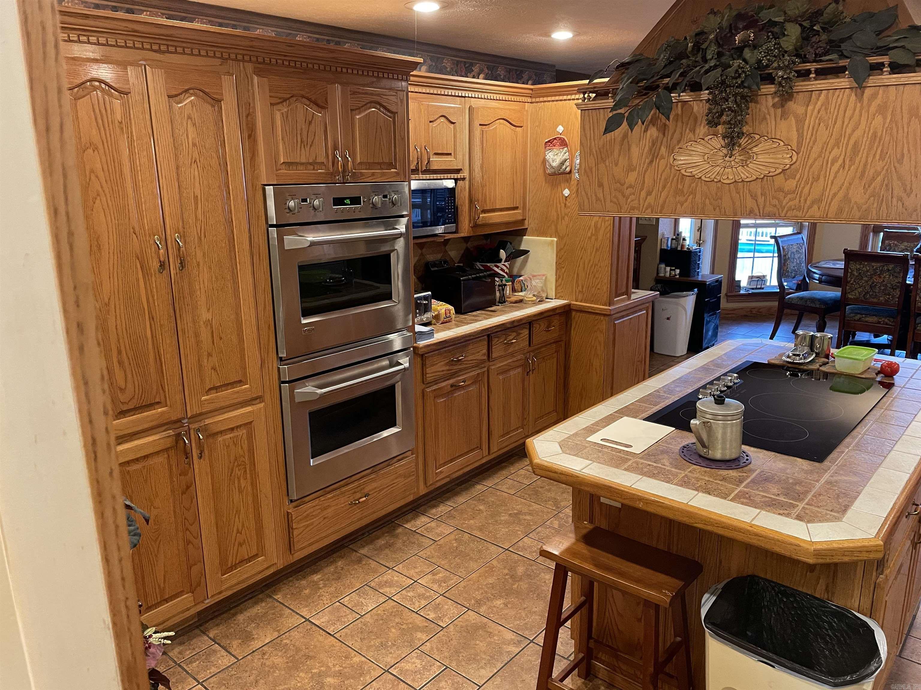 571 Honeysuckle Road Property Photo 20