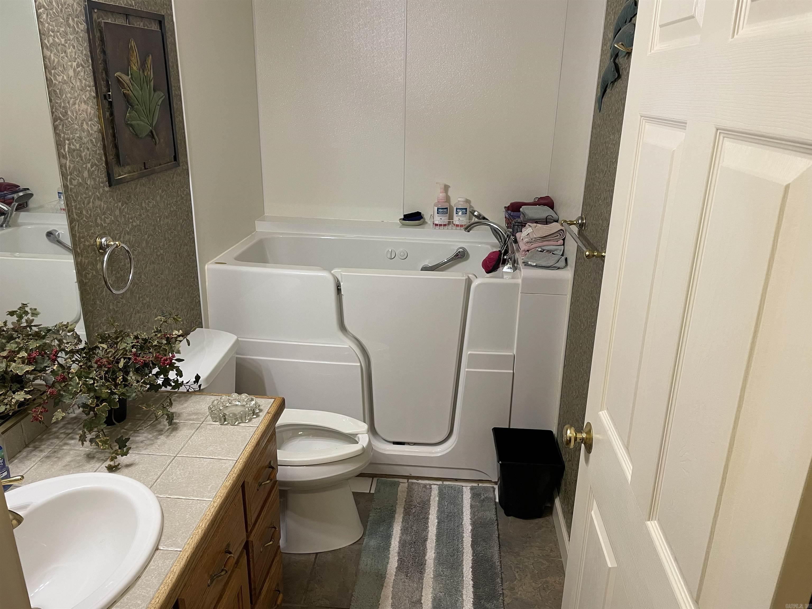 571 Honeysuckle Road Property Photo 30