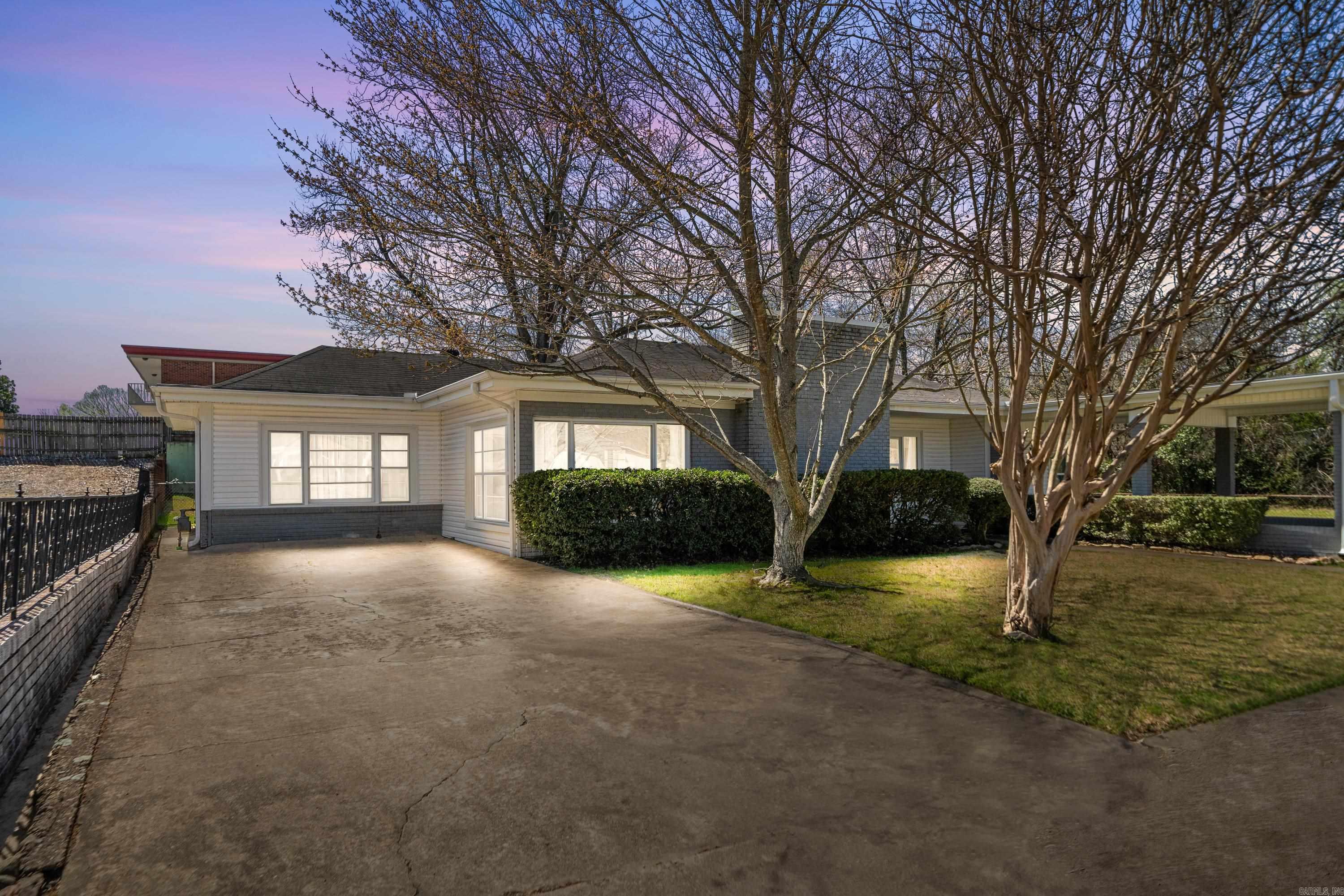 133 Oakwood Avenue Property Photo 1