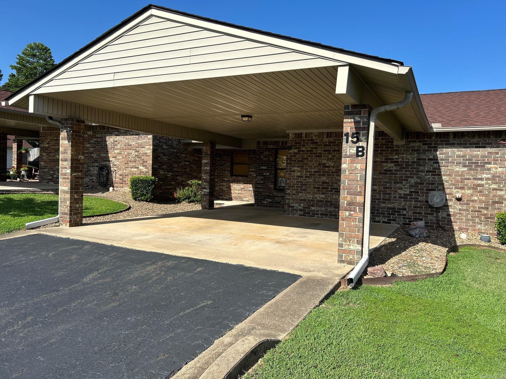 124 Corporate Terrace Property Photo 1
